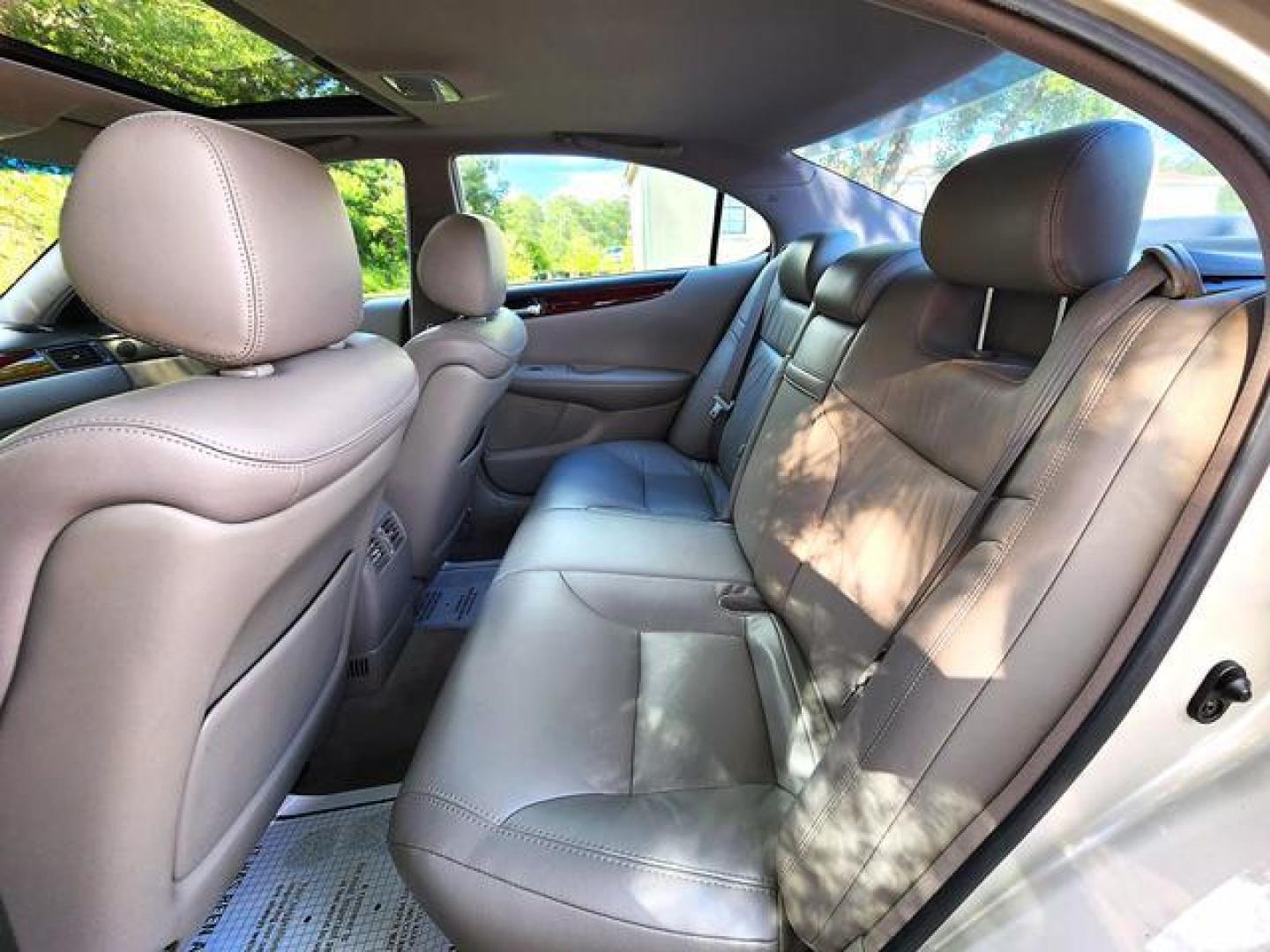 2002 Gray /Gray Lexus ES ES 300 Sedan 4D (JTHBF30G220) with an 3.0L V6 DOHC 24V engine, Automatic, 5-Spd w/Overdrive transmission, located at 18001 Kellogg Rd, Saucier, MS, 39574, (228) 832-1441, 39.421459, -76.641457 - '' WOW!! '' 2002 LEXUS ES300 SEDAN!!!!! All you need is valid drivers license. Buy it for $1,995.Give us a call before it's gone! 228-832-1441Text NOW: 228-870-0500www.NoCreditCk.com - Photo#24