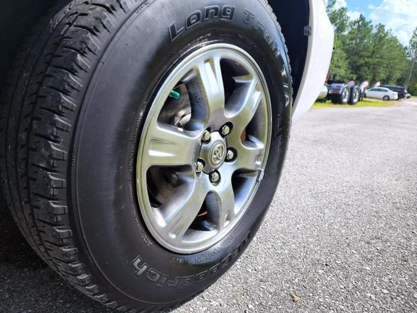 2005 White /Beige Toyota Highlander Sport Utility 4D (JTEGP21A750) with an 3.3L V6 DOHC 24V engine, Automatic transmission, located at 18001 Kellogg Rd, Saucier, MS, 39574, (228) 832-1441, 139.421463, -76.641457 - '' WOW!! '' 2005 TOYOTA HIGHLANDER SPORT ~ V6, 2-Owners, Clean Carfax, Well Maintained!*** NO CREDIT CHECK *** All you need is proof of income, proof of residence, valid drivers license and insurance on the car before you leave the lot! No credit check ever!! Only $1,095 DN - or buy it for $5,695.Gi - Photo#22