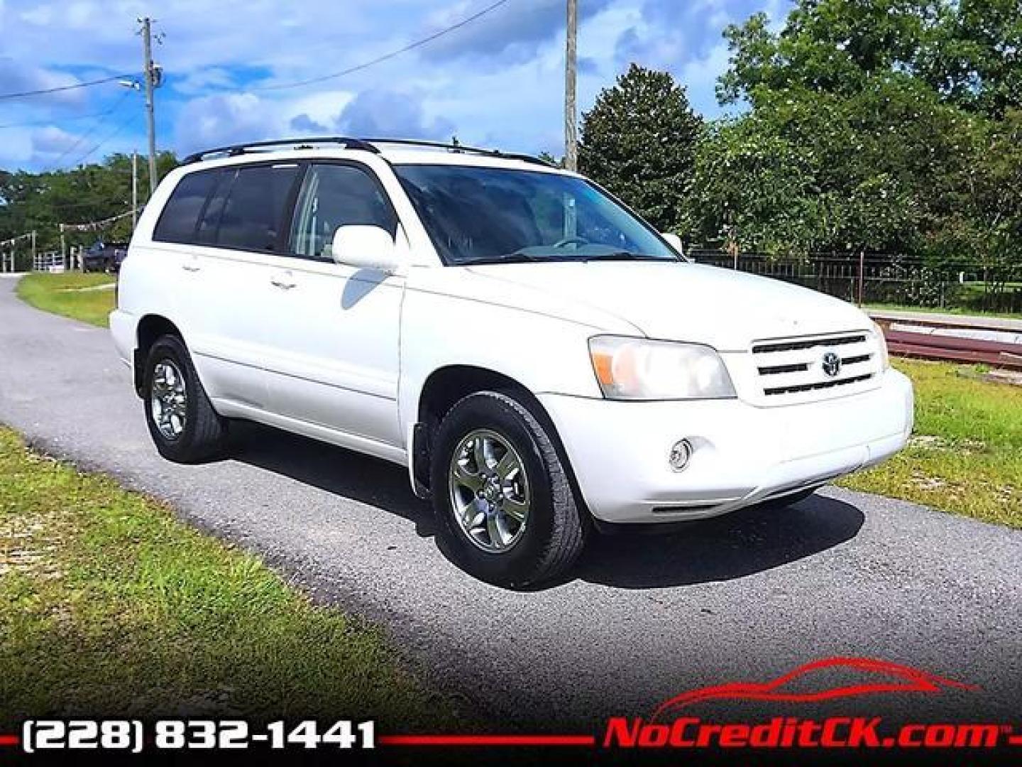 2005 White /Beige Toyota Highlander Sport Utility 4D (JTEGP21A750) with an 3.3L V6 DOHC 24V engine, Automatic transmission, located at 18001 Kellogg Rd, Saucier, MS, 39574, (228) 832-1441, 139.421463, -76.641457 - '' WOW!! '' 2005 TOYOTA HIGHLANDER SPORT ~ V6, 2-Owners, Clean Carfax, Well Maintained!*** NO CREDIT CHECK *** All you need is proof of income, proof of residence, valid drivers license and insurance on the car before you leave the lot! No credit check ever!! Only $1,095 DN - or buy it for $5,695.Gi - Photo#23