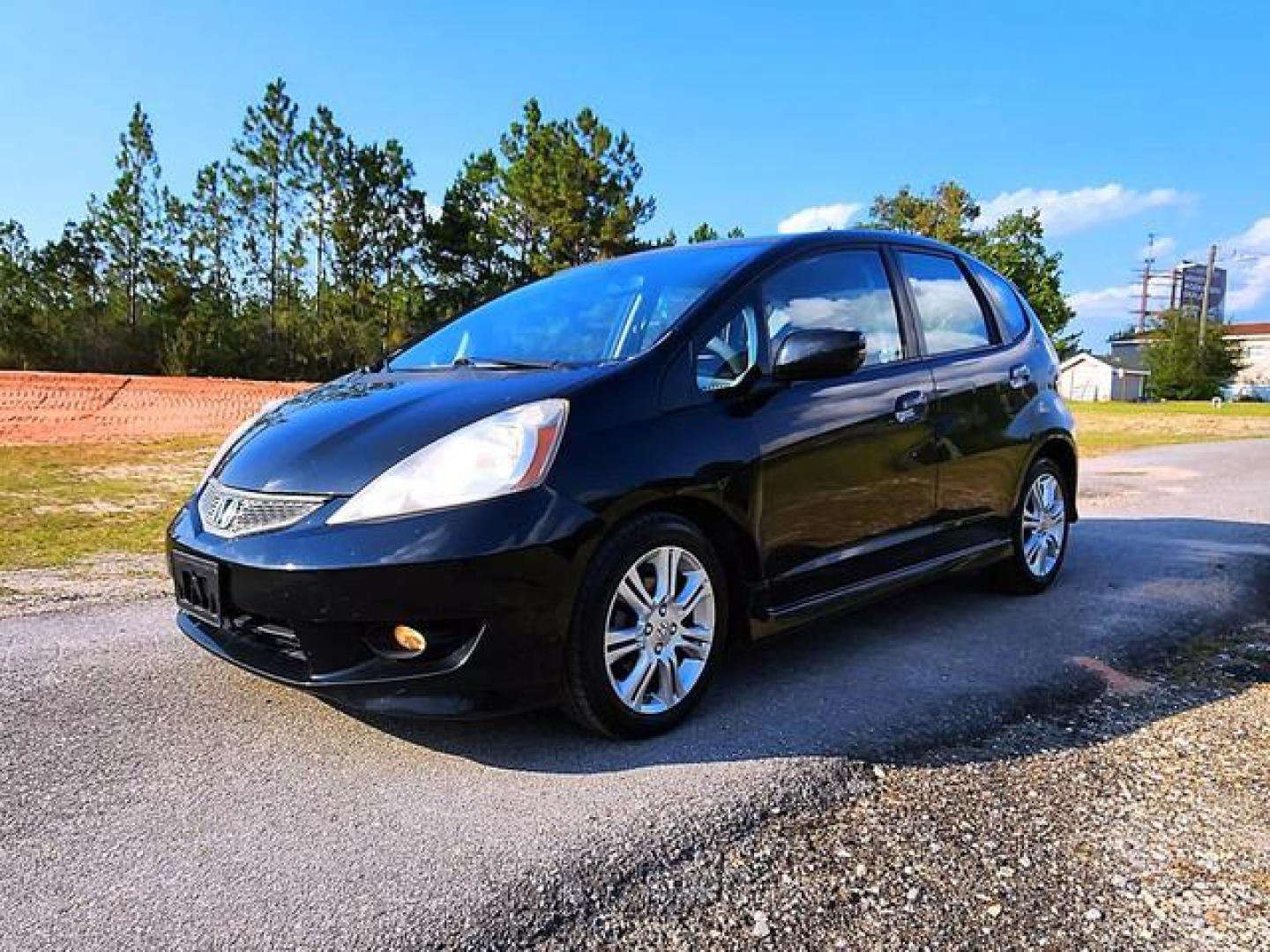 2010 Black /Gray Honda Fit Sport Hatchback 4D (JHMGE8H41AC) with an 1.5L L4 SOHC 16V engine, Automatic, 5-Spd w/Overdrive transmission, located at 18001 Kellogg Rd, Saucier, MS, 39574, (228) 832-1441, 139.421463, -76.641457 - '' E-Z FINANCING!! '' 2010 Honda Fit Sport Hatchback 4D ~ 2-Owners, 33 MPG, Great Value, CARFAX APPROVED, LOW DOWN PAYMENT, SKIP YOUR FIRST PAYMENT, IRON CLAD Warranty, AND MUCH MORE !!We have ALL TYPES OF FINANCING OPTIONS! This Books out for $5,570 - Buy it today for only $4,895 !! Easy easy appro - Photo#8