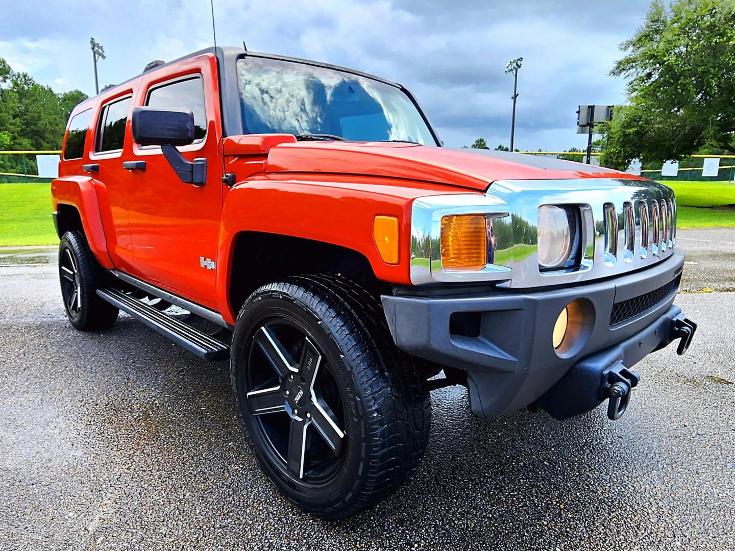 2008 Red Hummer H3 Base (5GTEN13E188) with an 3.7L L5 DOHC 20V engine, AUTOMATIC transmission, located at 18001 Kellogg Rd, Saucier, MS, 39574, (228) 832-1441, 39.421459, -76.641457 - Photo#4