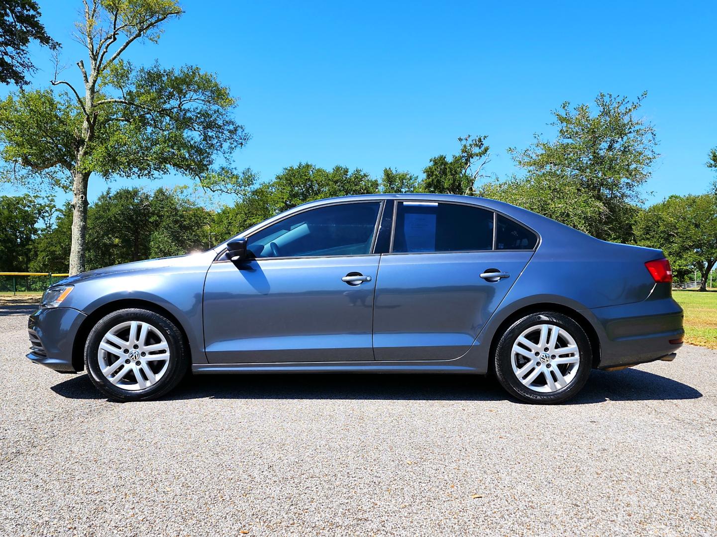 2015 Grey Volkswagen Jetta S (3VW2K7AJ0FM) with an 2.0L L4 DOHC 20V engine, Automatic transmission, located at 18001 Kellogg Rd, Saucier, MS, 39574, (228) 832-1441, 39.421459, -76.641457 - Photo#3