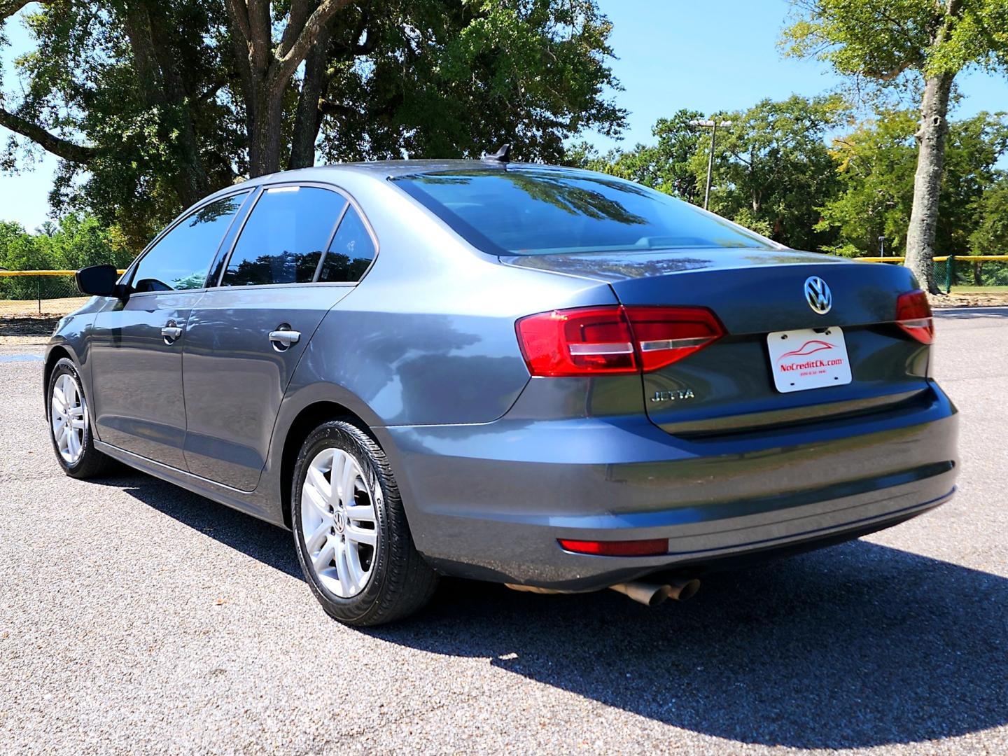 2015 Grey Volkswagen Jetta S (3VW2K7AJ0FM) with an 2.0L L4 DOHC 20V engine, Automatic transmission, located at 18001 Kellogg Rd, Saucier, MS, 39574, (228) 832-1441, 39.421459, -76.641457 - Photo#4