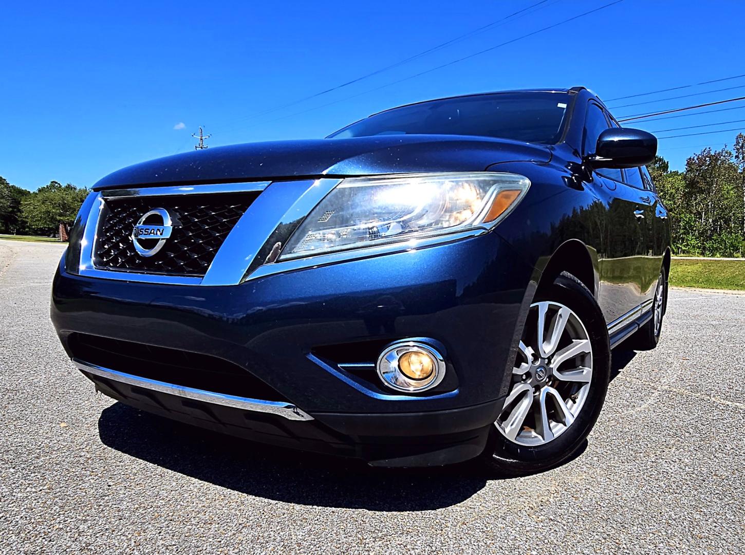 2014 Blue Nissan Pathfinder S 2WD (5N1AR2MN3EC) with an 3.5L V6 DOHC 24V engine, Continuously Variable Transmission transmission, located at 18001 Kellogg Rd, Saucier, MS, 39574, (228) 832-1441, 39.421459, -76.641457 - 1-OWNER !! 2014 NISSAN PATHFINDER SL – It's A CARFAX 1-OWNER Vehicle! – It's A CARFAX Well-Maintained Vehicle! – NISSAN Strong! - V6! 3.5L DOHC 24V – Runs GREAT - Just Serviced! – AUTOMATIC Transmission – Ice COLD A/C with Rear Controls – DUAL - Photo#1