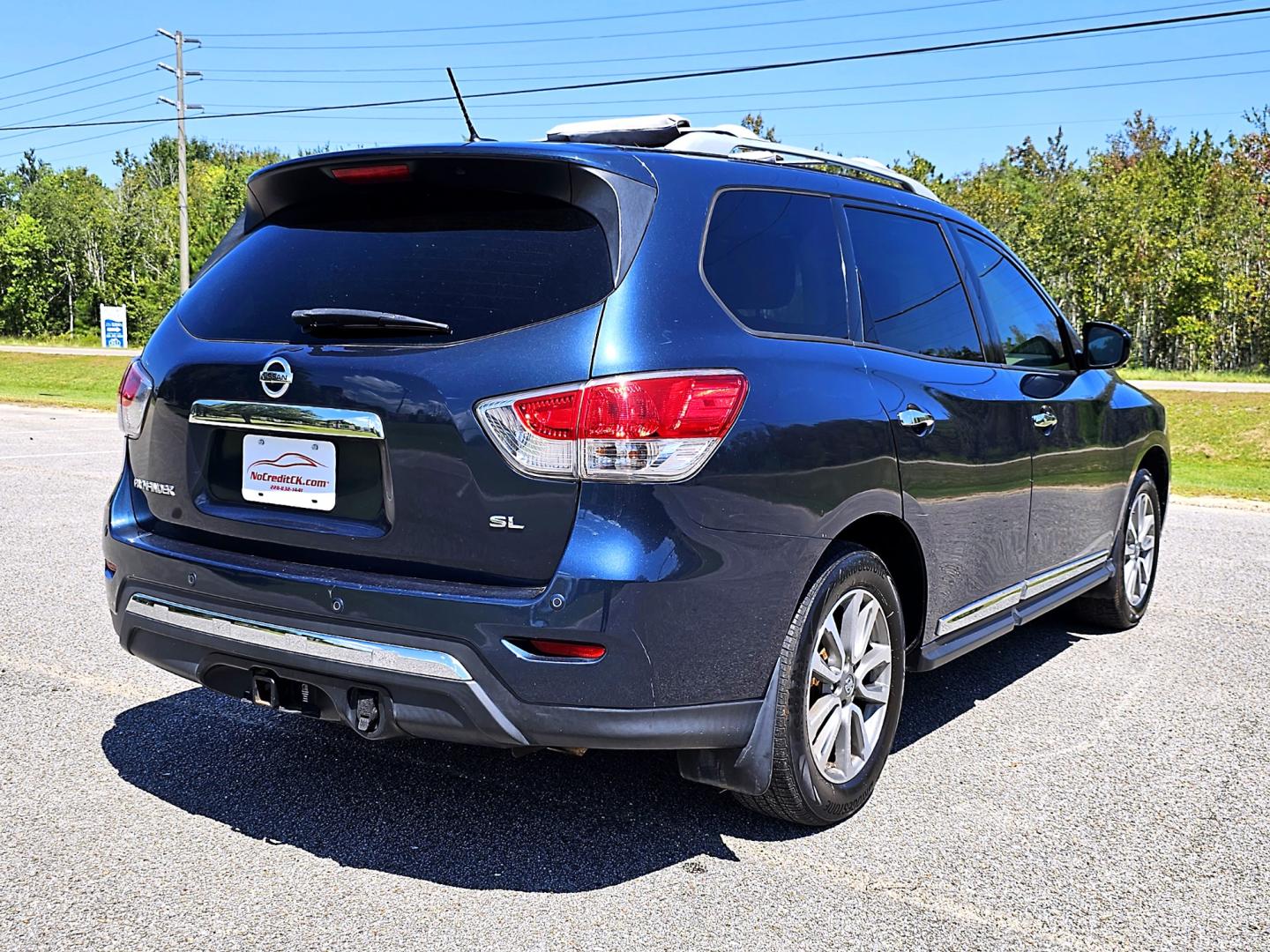 2014 Blue Nissan Pathfinder S 2WD (5N1AR2MN3EC) with an 3.5L V6 DOHC 24V engine, Continuously Variable Transmission transmission, located at 18001 Kellogg Rd, Saucier, MS, 39574, (228) 832-1441, 39.421459, -76.641457 - 1-OWNER !! 2014 NISSAN PATHFINDER SL – It's A CARFAX 1-OWNER Vehicle! – It's A CARFAX Well-Maintained Vehicle! – NISSAN Strong! - V6! 3.5L DOHC 24V – Runs GREAT - Just Serviced! – AUTOMATIC Transmission – Ice COLD A/C with Rear Controls – DUAL - Photo#5