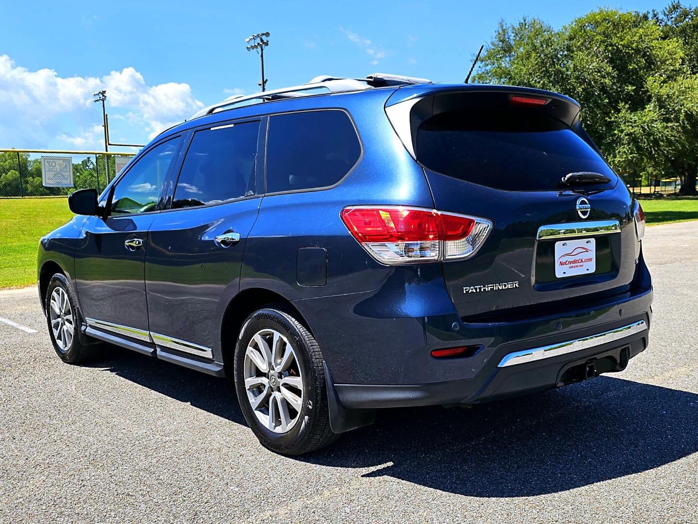 2014 Blue Nissan Pathfinder S 2WD (5N1AR2MN3EC) with an 3.5L V6 DOHC 24V engine, Continuously Variable Transmission transmission, located at 18001 Kellogg Rd, Saucier, MS, 39574, (228) 832-1441, 39.421459, -76.641457 - 1-OWNER !! 2014 NISSAN PATHFINDER SL – It's A CARFAX 1-OWNER Vehicle! – It's A CARFAX Well-Maintained Vehicle! – NISSAN Strong! - V6! 3.5L DOHC 24V – Runs GREAT - Just Serviced! – AUTOMATIC Transmission – Ice COLD A/C with Rear Controls – DUAL - Photo#6