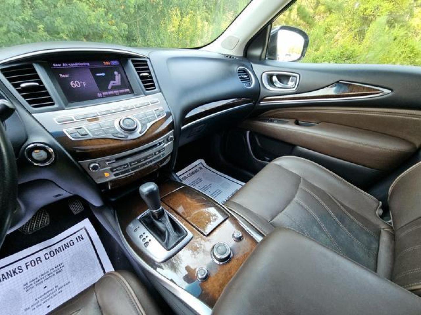 2013 Silver /Gray INFINITI JX JX35 Sport Utility 4D (5N1AL0MN7DC) with an 3.5L V6 DOHC 24V engine, Auto, CVT w/ Man and Spt Md transmission, located at 18001 Kellogg Rd, Saucier, MS, 39574, (228) 832-1441, 139.421463, -76.641457 - Photo#21