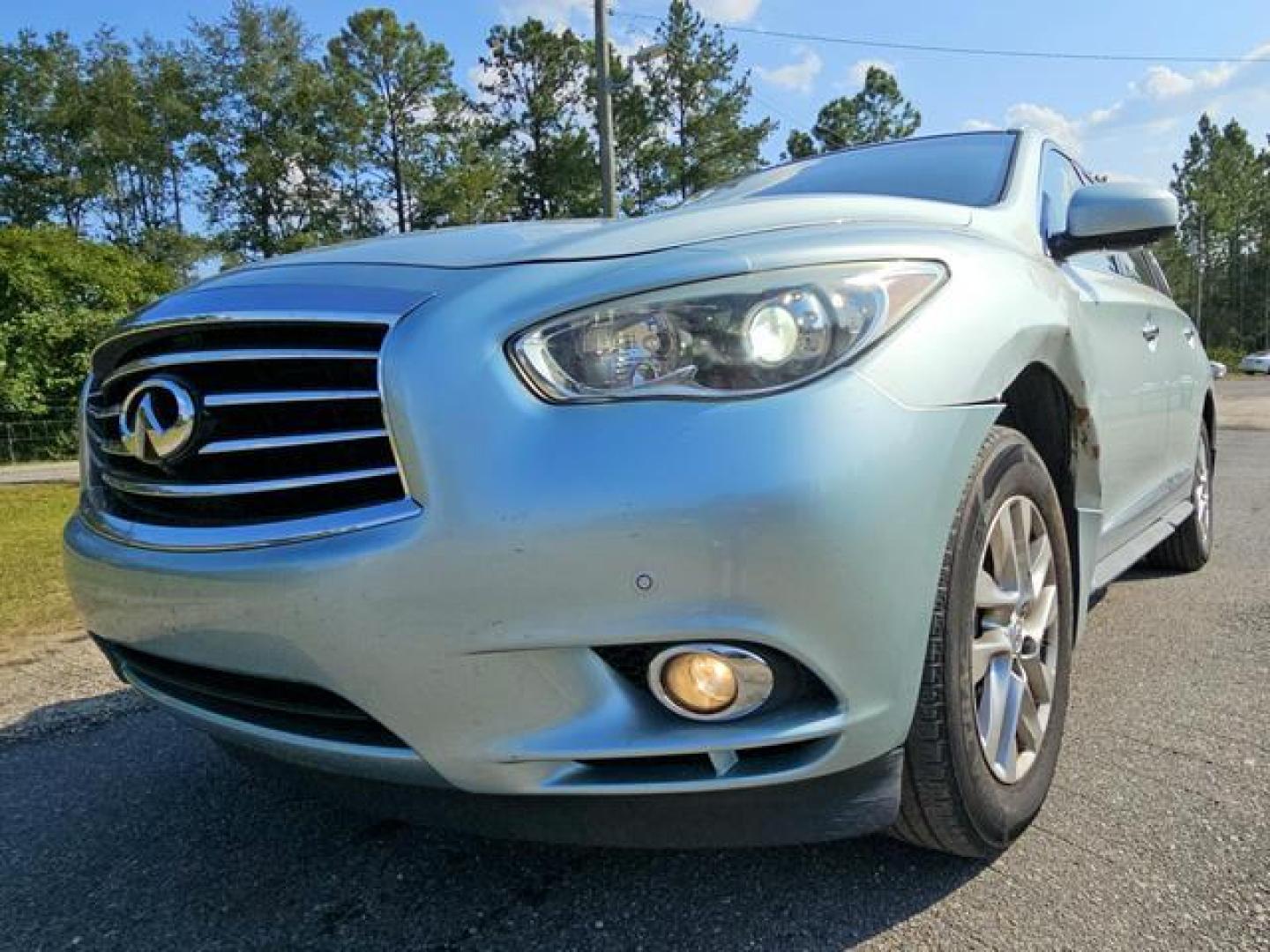 2013 Silver /Gray INFINITI JX JX35 Sport Utility 4D (5N1AL0MN7DC) with an 3.5L V6 DOHC 24V engine, Auto, CVT w/ Man and Spt Md transmission, located at 18001 Kellogg Rd, Saucier, MS, 39574, (228) 832-1441, 139.421463, -76.641457 - Photo#4