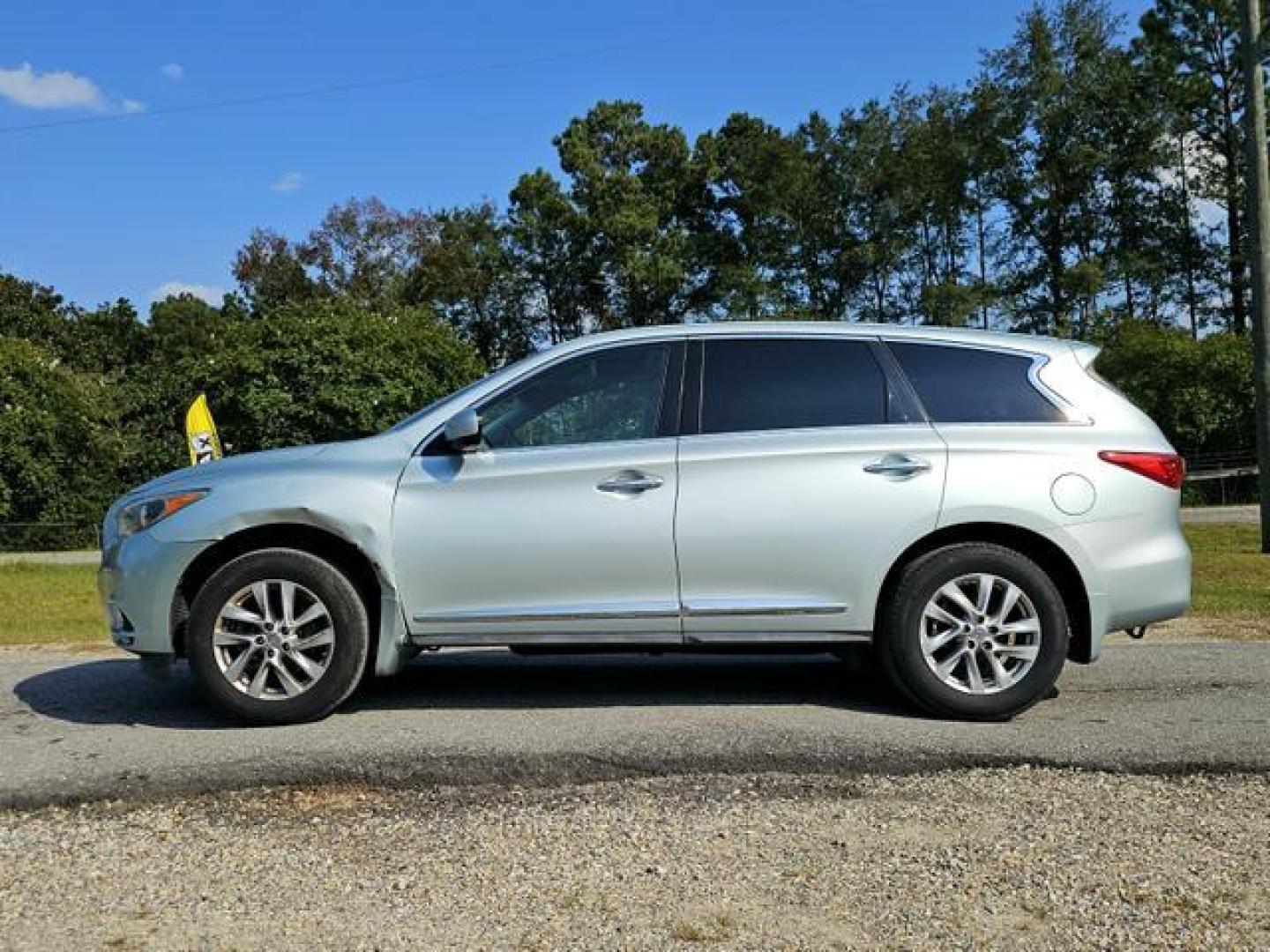 2013 Silver /Gray INFINITI JX JX35 Sport Utility 4D (5N1AL0MN7DC) with an 3.5L V6 DOHC 24V engine, Auto, CVT w/ Man and Spt Md transmission, located at 18001 Kellogg Rd, Saucier, MS, 39574, (228) 832-1441, 139.421463, -76.641457 - Photo#5