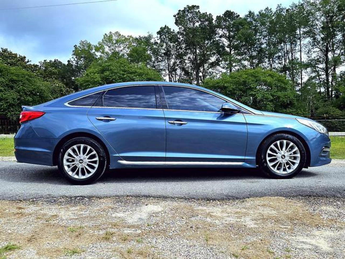 2015 Blue /Beige Hyundai Sonata Limited Sedan 4D (5NPE34AF6FH) with an 2.4L L4 DOHC 16V engine, Auto, 6-Spd w/Shiftronic and Drive Mode Select transmission, located at 18001 Kellogg Rd, Saucier, MS, 39574, (228) 832-1441, 139.421463, -76.641457 - Photo#29