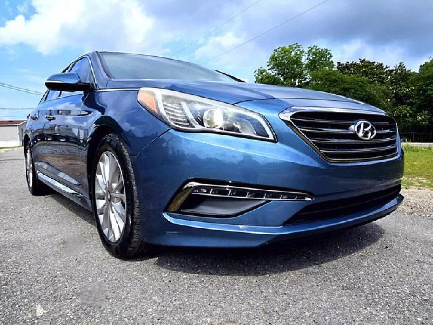 2015 Blue /Beige Hyundai Sonata Limited Sedan 4D (5NPE34AF6FH) with an 2.4L L4 DOHC 16V engine, Auto, 6-Spd w/Shiftronic and Drive Mode Select transmission, located at 18001 Kellogg Rd, Saucier, MS, 39574, (228) 832-1441, 139.421463, -76.641457 - Photo#30