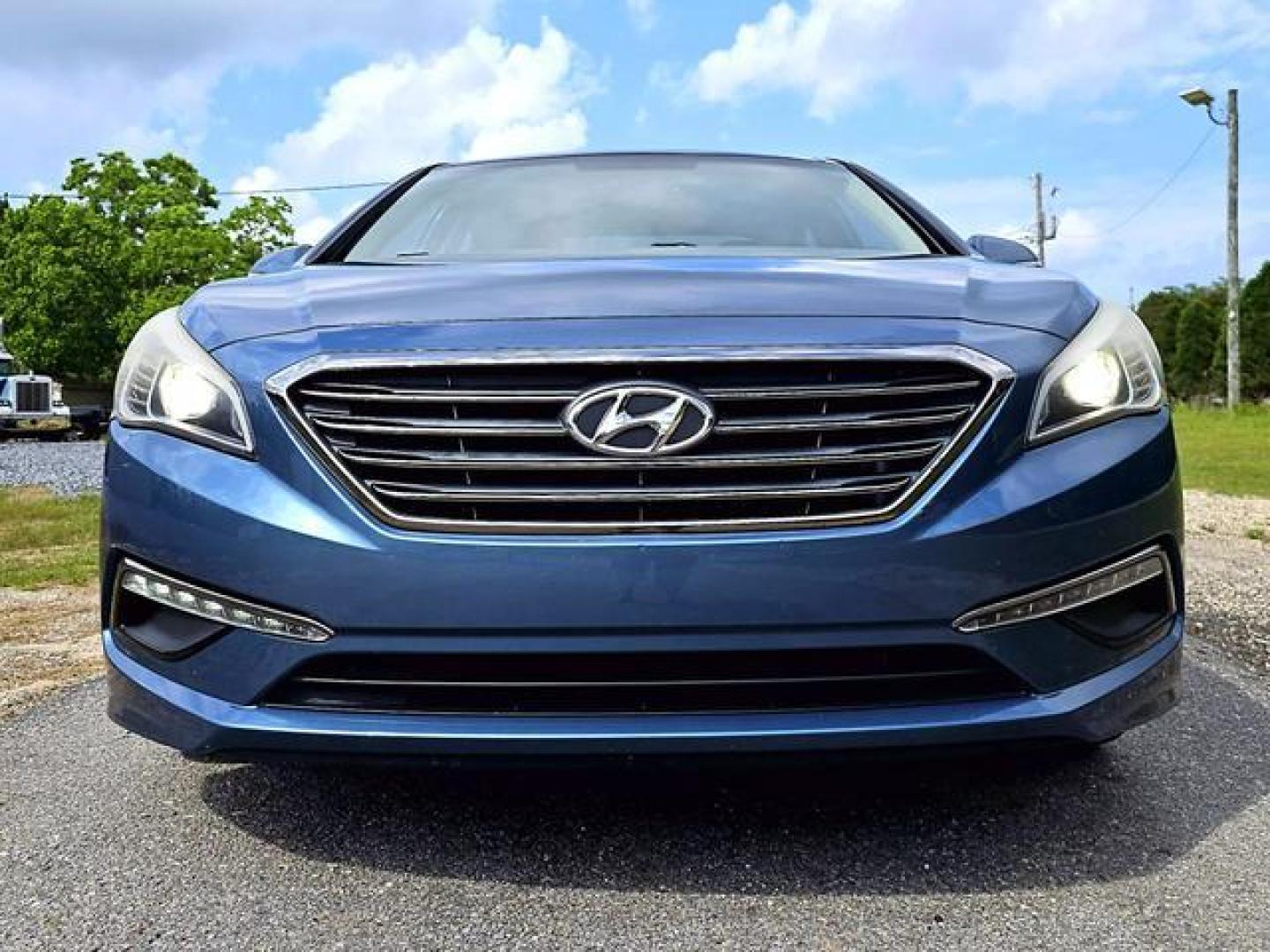 2015 Blue /Beige Hyundai Sonata Limited Sedan 4D (5NPE34AF6FH) with an 2.4L L4 DOHC 16V engine, Auto, 6-Spd w/Shiftronic and Drive Mode Select transmission, located at 18001 Kellogg Rd, Saucier, MS, 39574, (228) 832-1441, 139.421463, -76.641457 - Photo#31