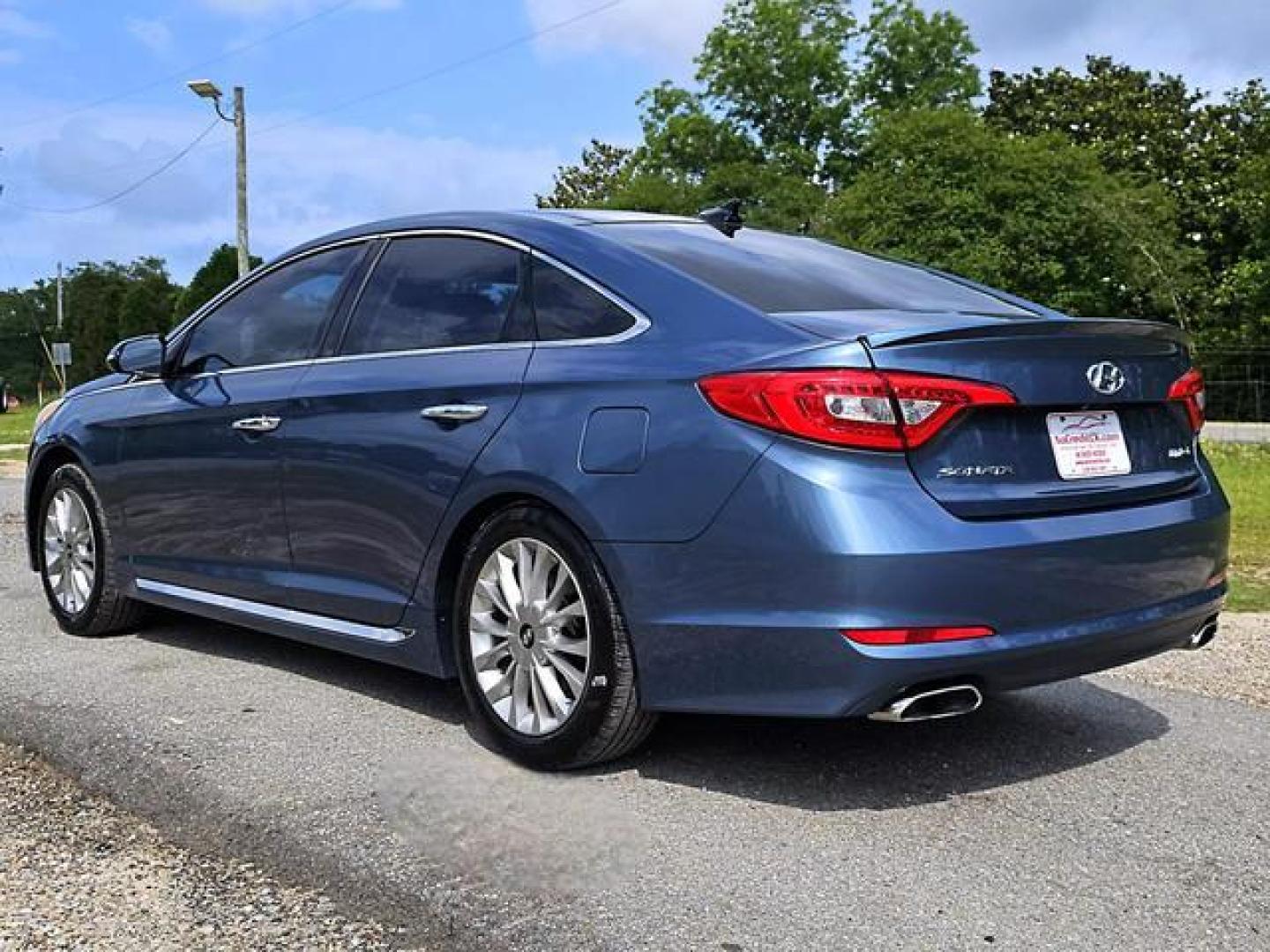 2015 Blue /Beige Hyundai Sonata Limited Sedan 4D (5NPE34AF6FH) with an 2.4L L4 DOHC 16V engine, Auto, 6-Spd w/Shiftronic and Drive Mode Select transmission, located at 18001 Kellogg Rd, Saucier, MS, 39574, (228) 832-1441, 139.421463, -76.641457 - Photo#6