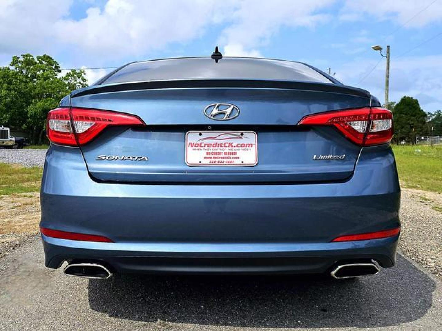 2015 Blue /Beige Hyundai Sonata Limited Sedan 4D (5NPE34AF6FH) with an 2.4L L4 DOHC 16V engine, Auto, 6-Spd w/Shiftronic and Drive Mode Select transmission, located at 18001 Kellogg Rd, Saucier, MS, 39574, (228) 832-1441, 139.421463, -76.641457 - Photo#7