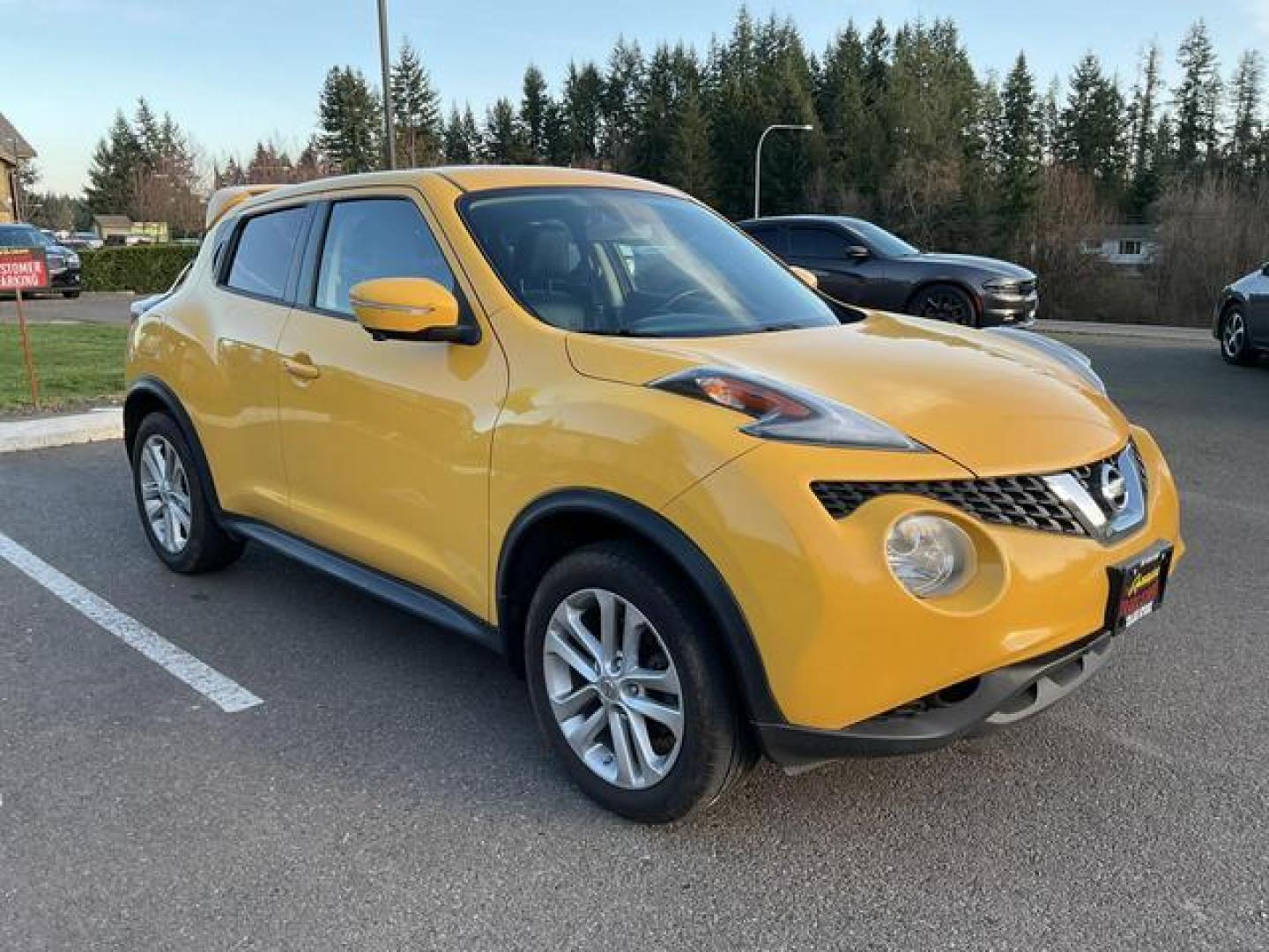 2015 Yellow /Black Nissan JUKE SL Sport Utility 4D (JN8AF5MV6FT) , Automatic, CVT w/Xtronic transmission, located at 18001 Kellogg Rd, Saucier, MS, 39574, (228) 832-1441, 39.421459, -76.641457 - **Dealer Statement: The Trade Store offers the nicest previously owned inventory you'll find of cars, vans, trucks and more. We offer many banks, credit unions and special financing options to fit your needs regardless of your credit, as well as sourcing of specific vehicles for qualified custom - Photo#6