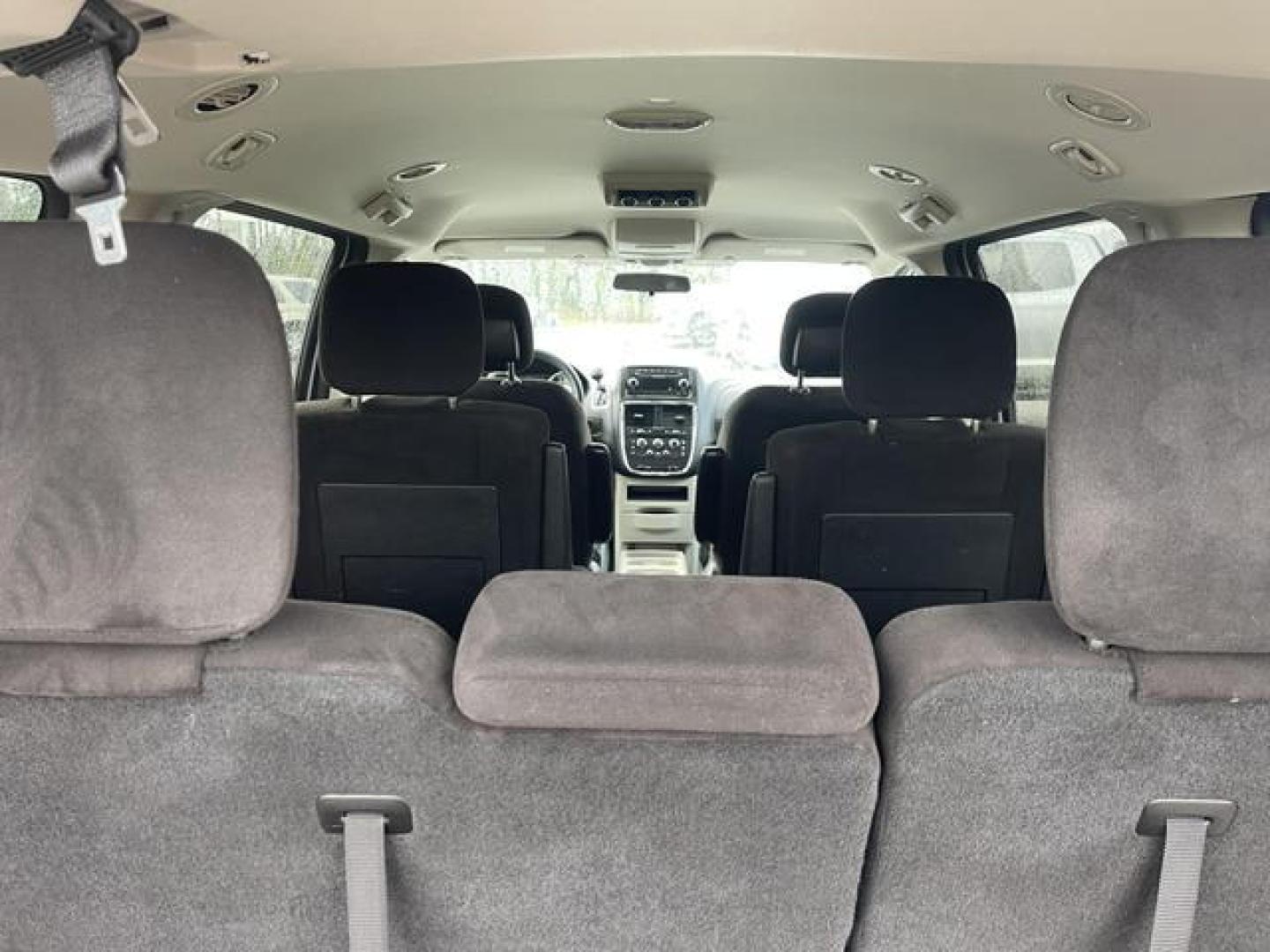 2012 Silver /Black Dodge Grand Caravan Passenger SE Minivan 4D (2C4RDGBG8CR) , Automatic, 6-Spd transmission, located at 18001 Kellogg Rd, Saucier, MS, 39574, (228) 832-1441, 39.421459, -76.641457 - **Dealer Statement: The Trade Store offers the nicest previously owned inventory you'll find of cars, vans, trucks and more. We offer many banks, credit unions and special financing options to fit your needs regardless of your credit, as well as sourcing of specific vehicles for qualified custom - Photo#12