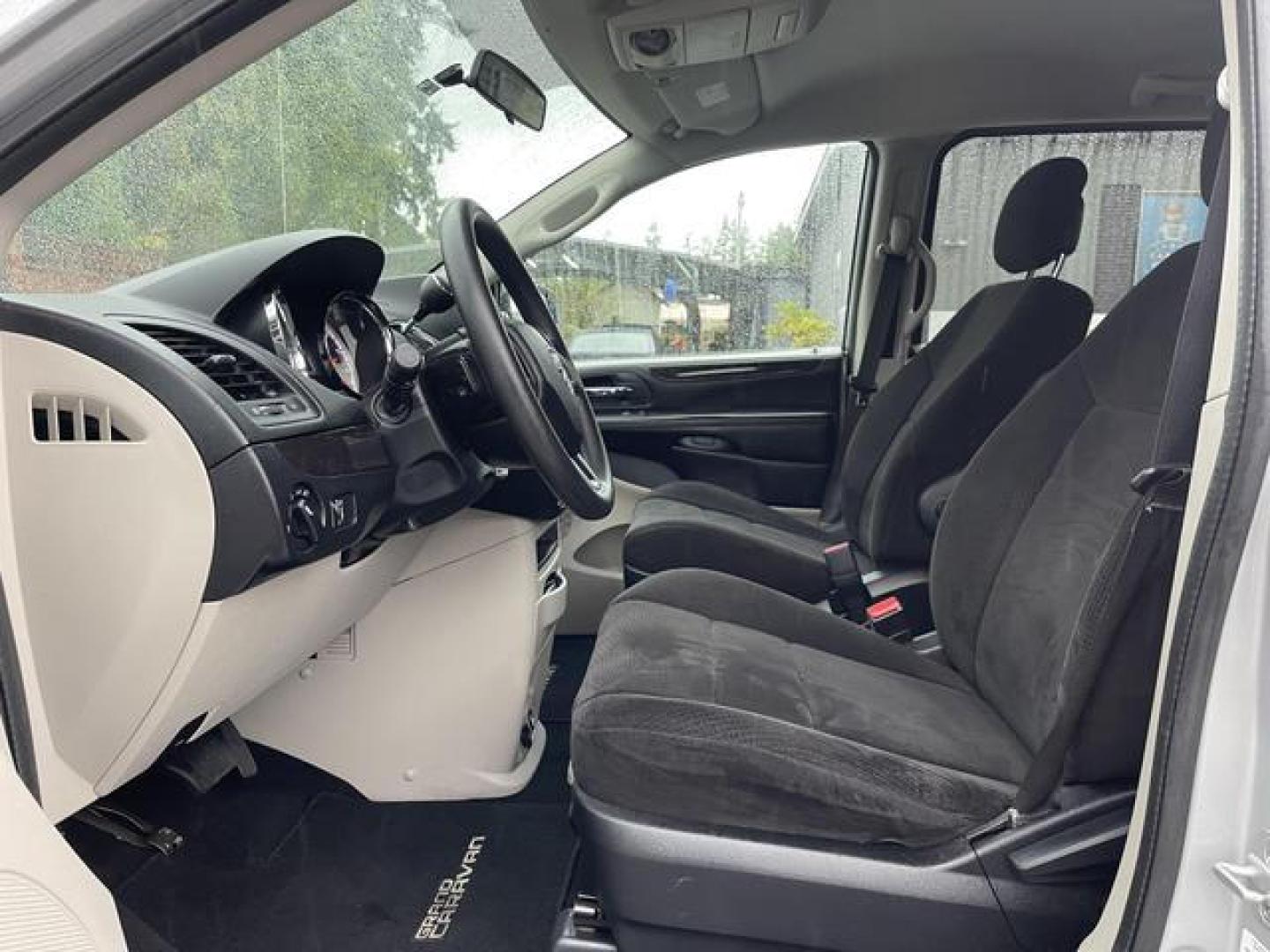 2012 Silver /Black Dodge Grand Caravan Passenger SE Minivan 4D (2C4RDGBG8CR) , Automatic, 6-Spd transmission, located at 18001 Kellogg Rd, Saucier, MS, 39574, (228) 832-1441, 39.421459, -76.641457 - **Dealer Statement: The Trade Store offers the nicest previously owned inventory you'll find of cars, vans, trucks and more. We offer many banks, credit unions and special financing options to fit your needs regardless of your credit, as well as sourcing of specific vehicles for qualified custom - Photo#8