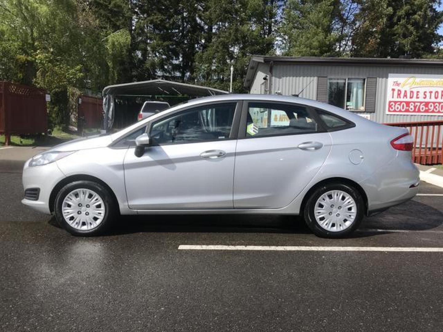 2018 Silver /Black Ford Fiesta S Sedan 4D (3FADP4AJ5JM) , Auto, 6-Spd SelectShift transmission, located at 18001 Kellogg Rd, Saucier, MS, 39574, (228) 832-1441, 39.421459, -76.641457 - **Dealer Statement: The Trade Store offers the nicest previously owned inventory you'll find of cars, vans, trucks and more. We offer many banks, credit unions and special financing options to fit your needs regardless of your credit, as well as sourcing of specific vehicles for qualified custom - Photo#1