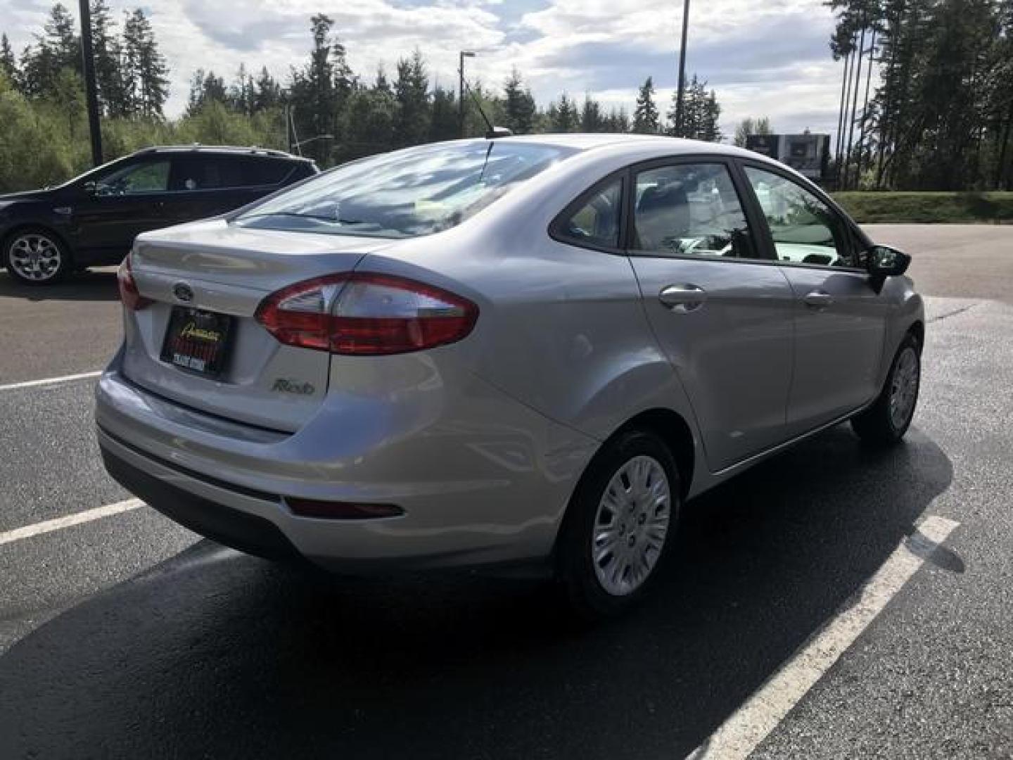 2018 Silver /Black Ford Fiesta S Sedan 4D (3FADP4AJ5JM) , Auto, 6-Spd SelectShift transmission, located at 18001 Kellogg Rd, Saucier, MS, 39574, (228) 832-1441, 39.421459, -76.641457 - **Dealer Statement: The Trade Store offers the nicest previously owned inventory you'll find of cars, vans, trucks and more. We offer many banks, credit unions and special financing options to fit your needs regardless of your credit, as well as sourcing of specific vehicles for qualified custom - Photo#4