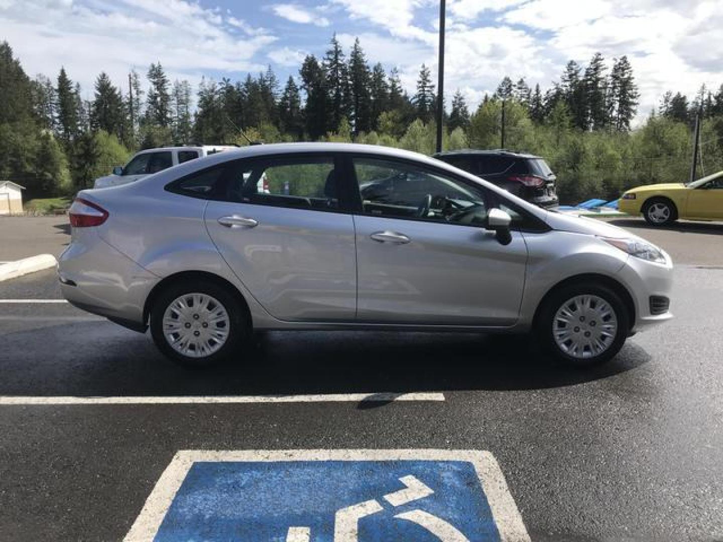 2018 Silver /Black Ford Fiesta S Sedan 4D (3FADP4AJ5JM) , Auto, 6-Spd SelectShift transmission, located at 18001 Kellogg Rd, Saucier, MS, 39574, (228) 832-1441, 39.421459, -76.641457 - **Dealer Statement: The Trade Store offers the nicest previously owned inventory you'll find of cars, vans, trucks and more. We offer many banks, credit unions and special financing options to fit your needs regardless of your credit, as well as sourcing of specific vehicles for qualified custom - Photo#5