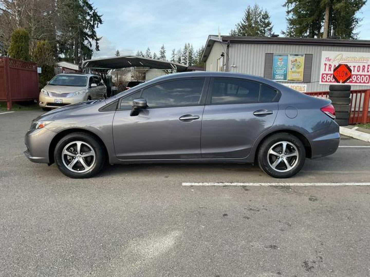 2015 Gray /Black Honda Civic SE Sedan 4D (19XFB2F74FE) , Automatic, CVT transmission, located at 18001 Kellogg Rd, Saucier, MS, 39574, (228) 832-1441, 39.421459, -76.641457 - **Dealer Statement: The Trade Store offers the nicest previously owned inventory you'll find of cars, vans, trucks and more. We offer many banks, credit unions and special financing options to fit your needs regardless of your credit, as well as sourcing of specific vehicles for qualified custom - Photo#1