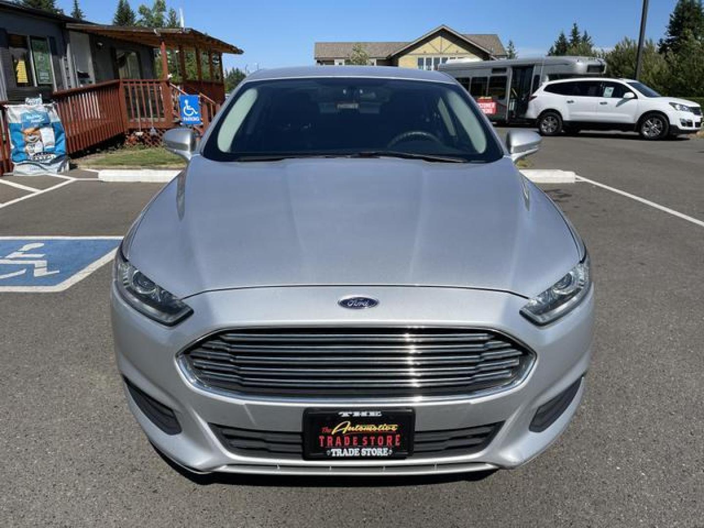 2016 Silver /Black Ford Fusion SE Sedan 4D (3FA6P0H76GR) , Auto, 6-Spd SelectShift transmission, located at 18001 Kellogg Rd, Saucier, MS, 39574, (228) 832-1441, 39.421459, -76.641457 - Photo#7