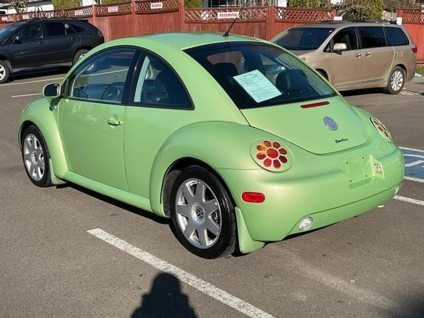 2003 Green /Black Volkswagen New Beetle GLS Hatchback Coupe 2D (3VWCD21C33M) , Manual, 5-Spd transmission, located at 18001 Kellogg Rd, Saucier, MS, 39574, (228) 832-1441, 39.421459, -76.641457 - Photo#2