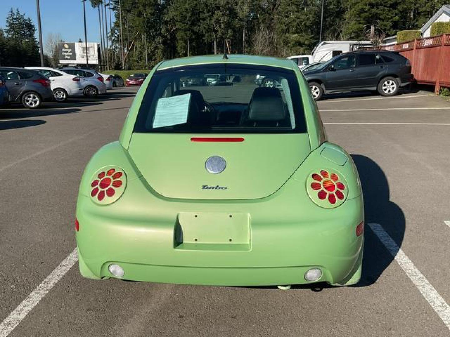 2003 Green /Black Volkswagen New Beetle GLS Hatchback Coupe 2D (3VWCD21C33M) , Manual, 5-Spd transmission, located at 18001 Kellogg Rd, Saucier, MS, 39574, (228) 832-1441, 39.421459, -76.641457 - Photo#3