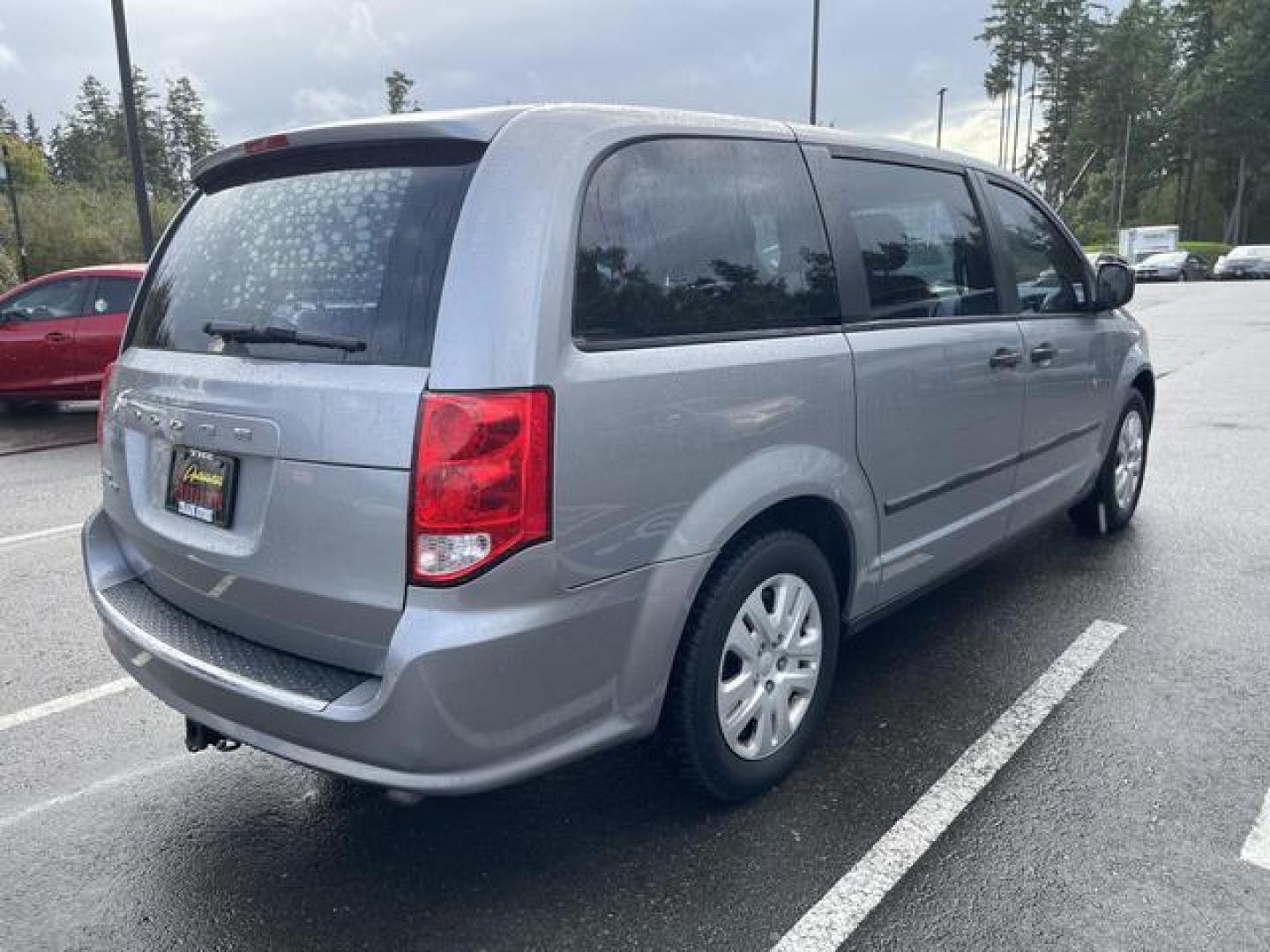 2013 Silver /Black Dodge Grand Caravan Passenger AVP Minivan 4D (2C4RDGBG8DR) , Automatic, 6-Spd transmission, located at 18001 Kellogg Rd, Saucier, MS, 39574, (228) 832-1441, 39.421459, -76.641457 - Photo#4