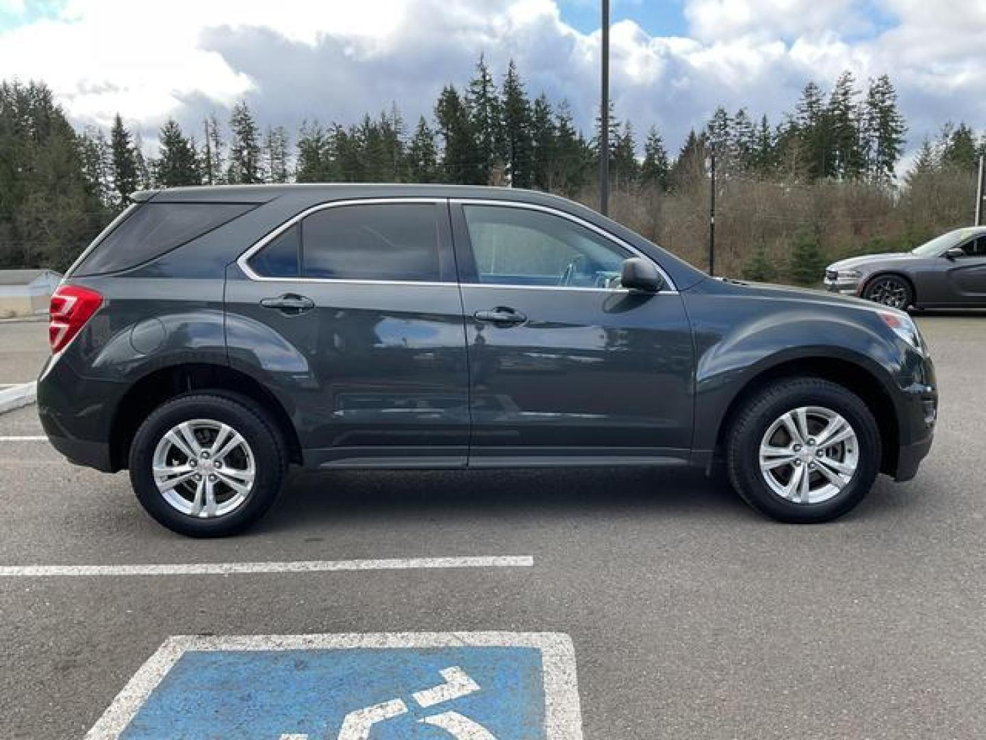 2017 Gray /Black Chevrolet Equinox LS Sport Utility 4D (2GNALBEK5H1) , Auto, 6-Spd w/OD transmission, located at 18001 Kellogg Rd, Saucier, MS, 39574, (228) 832-1441, 39.421459, -76.641457 - Photo#5