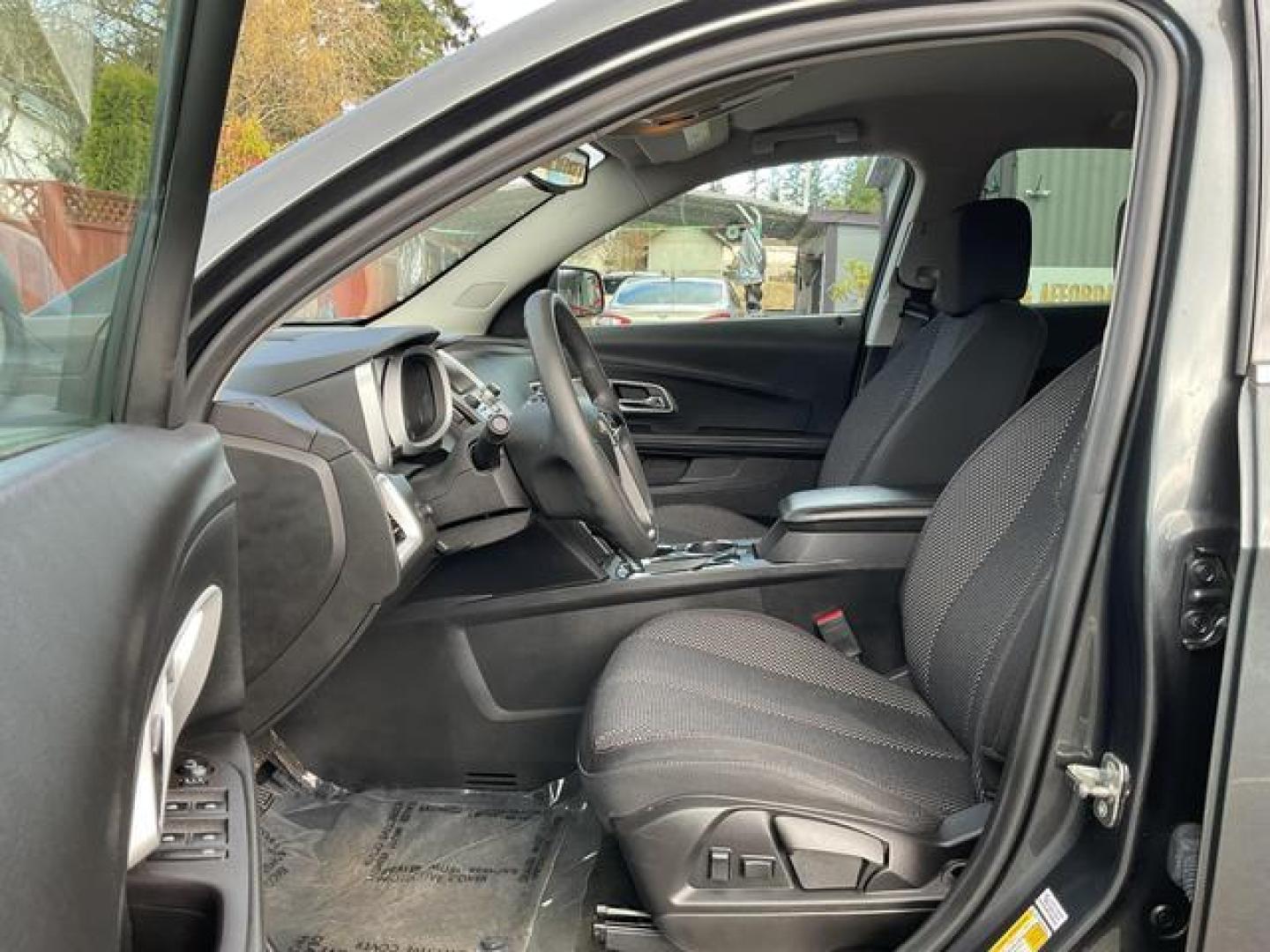 2017 Gray /Black Chevrolet Equinox LS Sport Utility 4D (2GNALBEK5H1) , Auto, 6-Spd w/OD transmission, located at 18001 Kellogg Rd, Saucier, MS, 39574, (228) 832-1441, 39.421459, -76.641457 - Photo#8