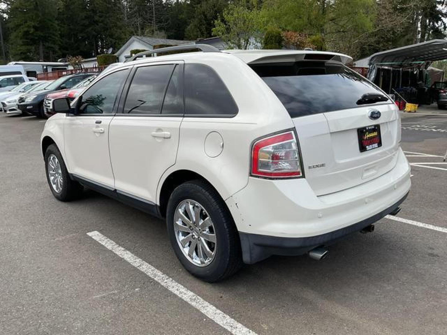 2008 White /Black Ford Edge SEL Sport Utility 4D (2FMDK38C28B) , Automatic, 6-Spd w/Overdrive transmission, located at 18001 Kellogg Rd, Saucier, MS, 39574, (228) 832-1441, 39.421459, -76.641457 - **Dealer Statement: The Trade Store offers the nicest previously owned inventory you'll find of cars, vans, trucks and more. We offer many banks, credit unions and special financing options to fit your needs regardless of your credit, as well as sourcing of specific vehicles for qualified custom - Photo#2