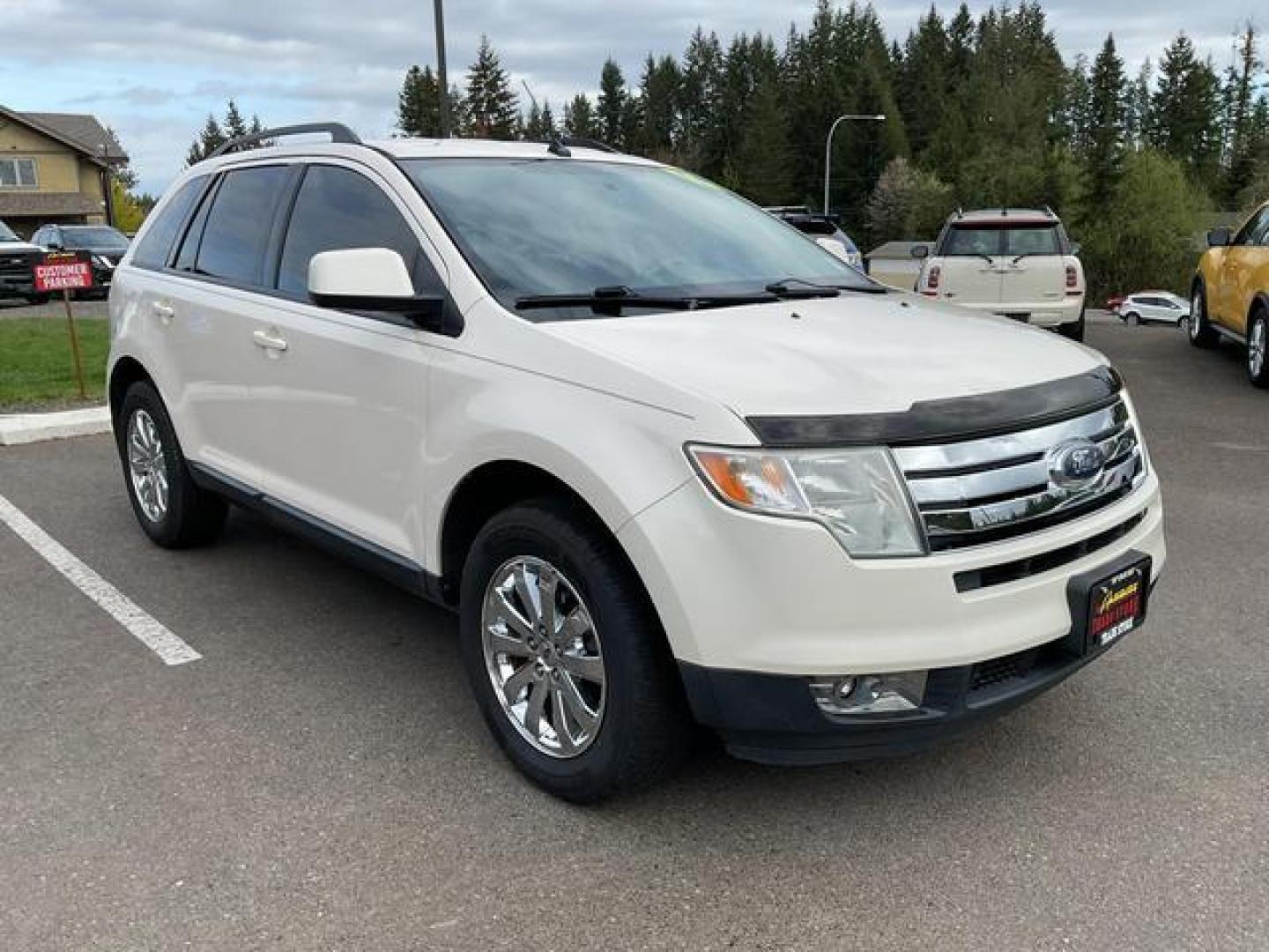 2008 White /Black Ford Edge SEL Sport Utility 4D (2FMDK38C28B) , Automatic, 6-Spd w/Overdrive transmission, located at 18001 Kellogg Rd, Saucier, MS, 39574, (228) 832-1441, 39.421459, -76.641457 - **Dealer Statement: The Trade Store offers the nicest previously owned inventory you'll find of cars, vans, trucks and more. We offer many banks, credit unions and special financing options to fit your needs regardless of your credit, as well as sourcing of specific vehicles for qualified custom - Photo#6