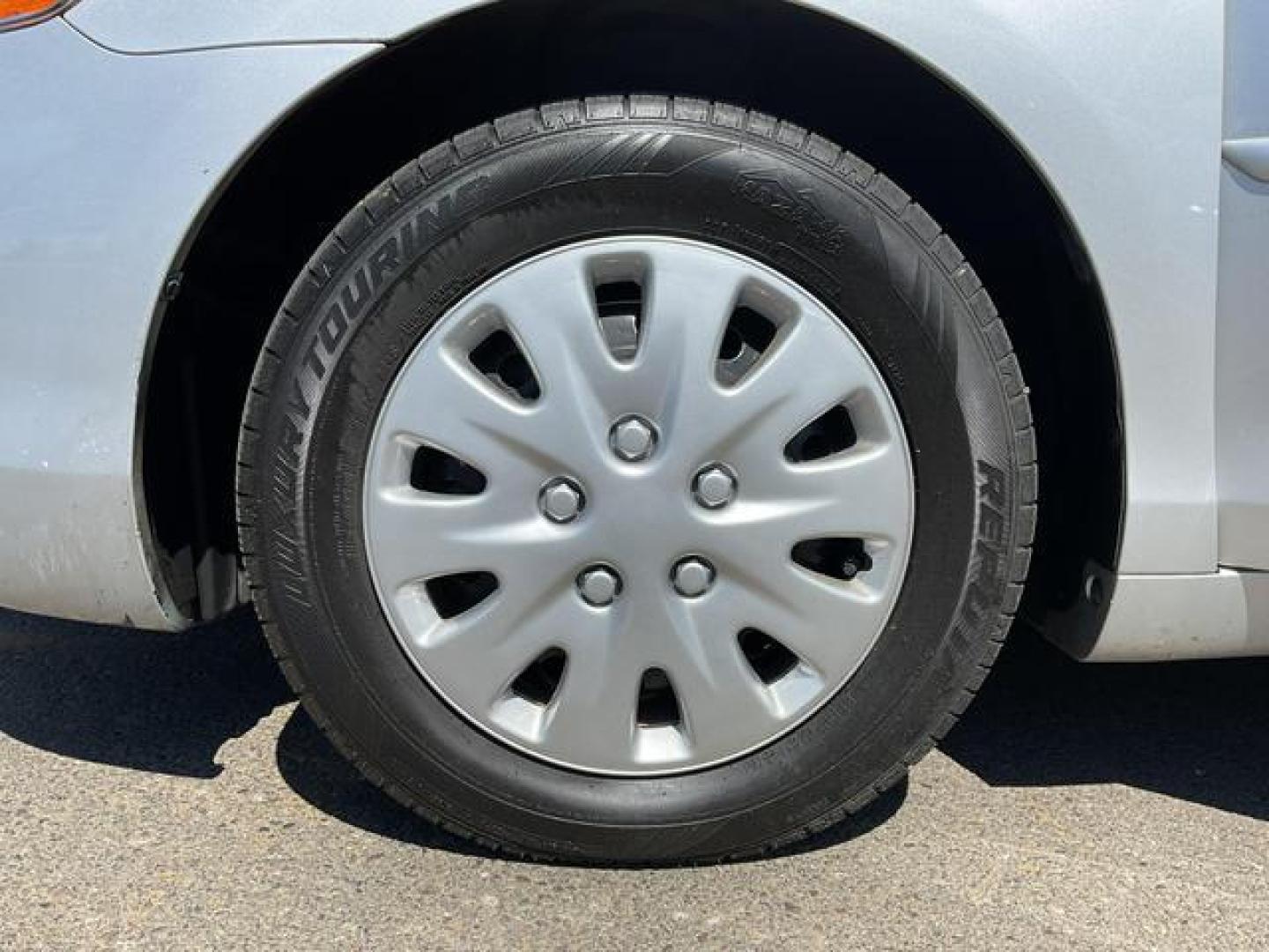 2009 Silver /Gray Toyota Camry LE Sedan 4D (4T4BE46K59R) , Automatic, 5-Spd w/Overdrive transmission, located at 18001 Kellogg Rd, Saucier, MS, 39574, (228) 832-1441, 39.421459, -76.641457 - **Dealer Statement: The Trade Store offers the nicest previously owned inventory you'll find of cars, vans, trucks and more. We offer many banks, credit unions and special financing options to fit your needs regardless of your credit, as well as sourcing of specific vehicles for qualified custom - Photo#22