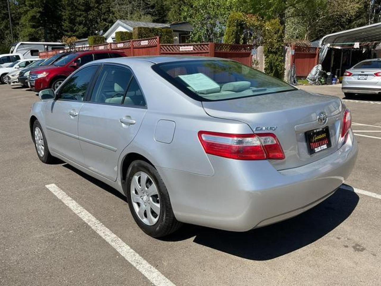 2009 Silver /Gray Toyota Camry LE Sedan 4D (4T4BE46K59R) , Automatic, 5-Spd w/Overdrive transmission, located at 18001 Kellogg Rd, Saucier, MS, 39574, (228) 832-1441, 39.421459, -76.641457 - **Dealer Statement: The Trade Store offers the nicest previously owned inventory you'll find of cars, vans, trucks and more. We offer many banks, credit unions and special financing options to fit your needs regardless of your credit, as well as sourcing of specific vehicles for qualified custom - Photo#2