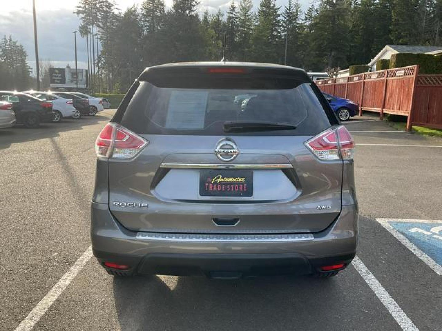 2016 Gray /Black Nissan Rogue S Sport Utility 4D (KNMAT2MV8GP) , Auto, CVT Xtronic transmission, located at 18001 Kellogg Rd, Saucier, MS, 39574, (228) 832-1441, 39.421459, -76.641457 - Photo#3