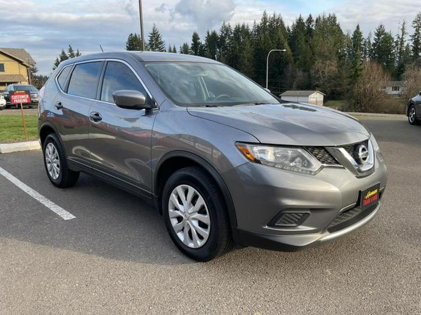 2016 Gray /Black Nissan Rogue S Sport Utility 4D (KNMAT2MV8GP) , Auto, CVT Xtronic transmission, located at 18001 Kellogg Rd, Saucier, MS, 39574, (228) 832-1441, 39.421459, -76.641457 - Photo#6