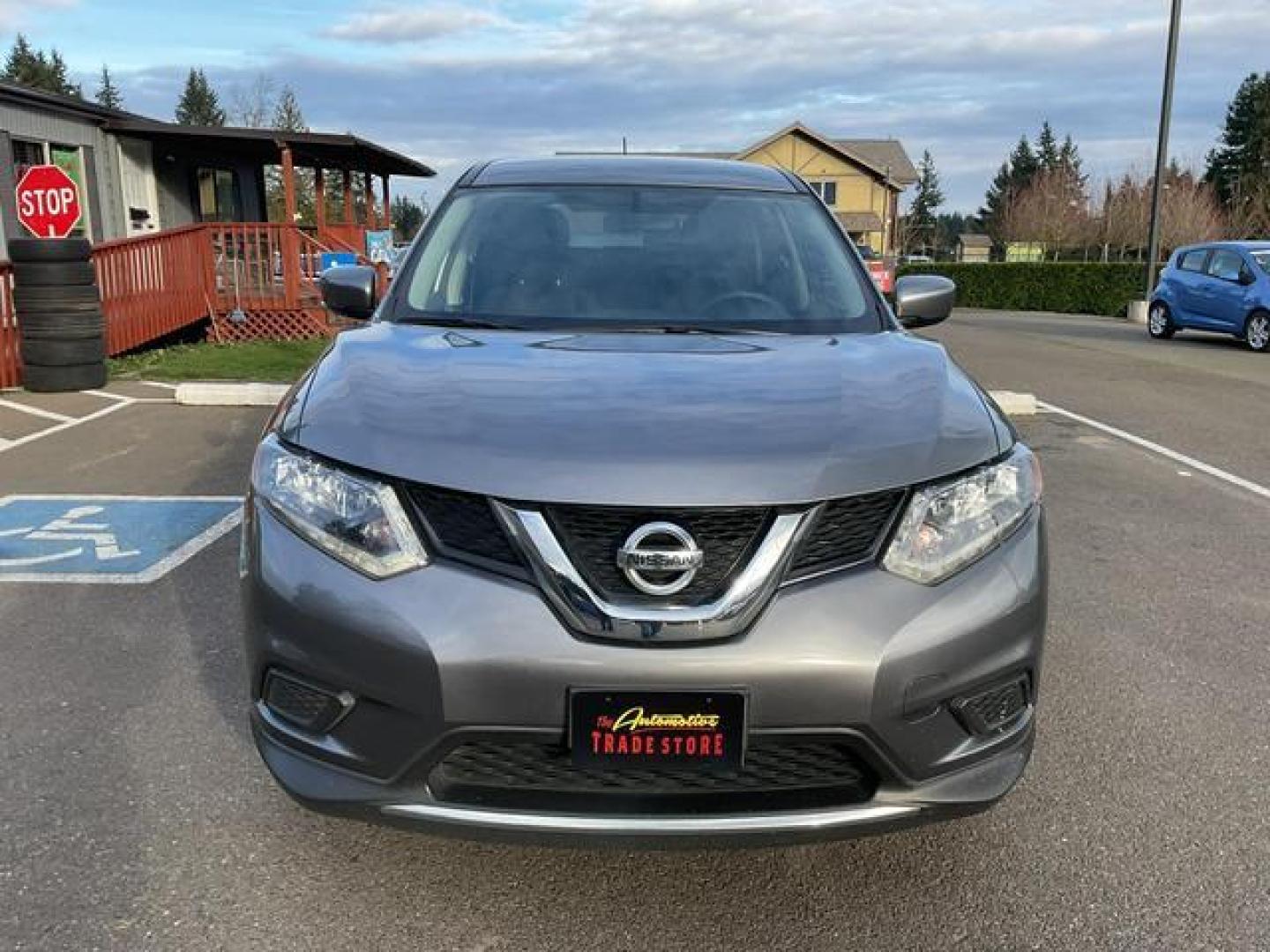 2016 Gray /Black Nissan Rogue S Sport Utility 4D (KNMAT2MV8GP) , Auto, CVT Xtronic transmission, located at 18001 Kellogg Rd, Saucier, MS, 39574, (228) 832-1441, 39.421459, -76.641457 - Photo#7