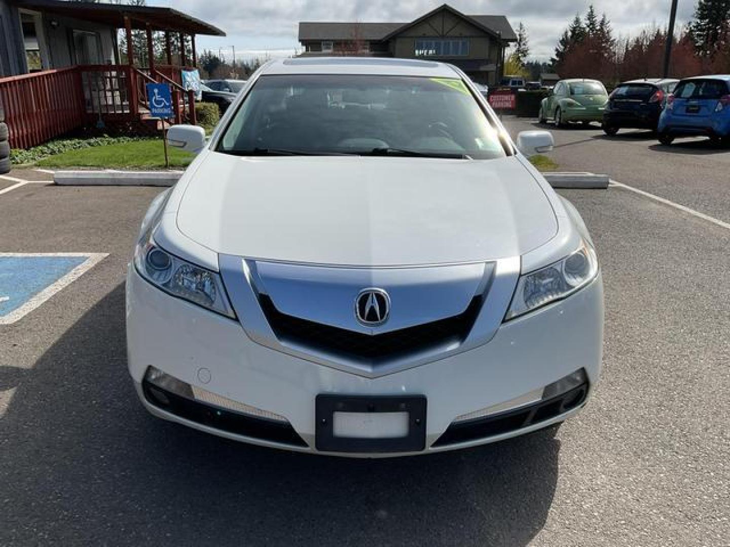 2009 White /Black Acura TL Sedan 4D (19UUA86219A) , Automatic, 5-Spd w/Overdrive and SportShift transmission, located at 18001 Kellogg Rd, Saucier, MS, 39574, (228) 832-1441, 39.421459, -76.641457 - **Dealer Statement: The Trade Store offers the nicest previously owned inventory you'll find of cars, vans, trucks and more. We offer many banks, credit unions and special financing options to fit your needs regardless of your credit, as well as sourcing of specific vehicles for qualified custom - Photo#7