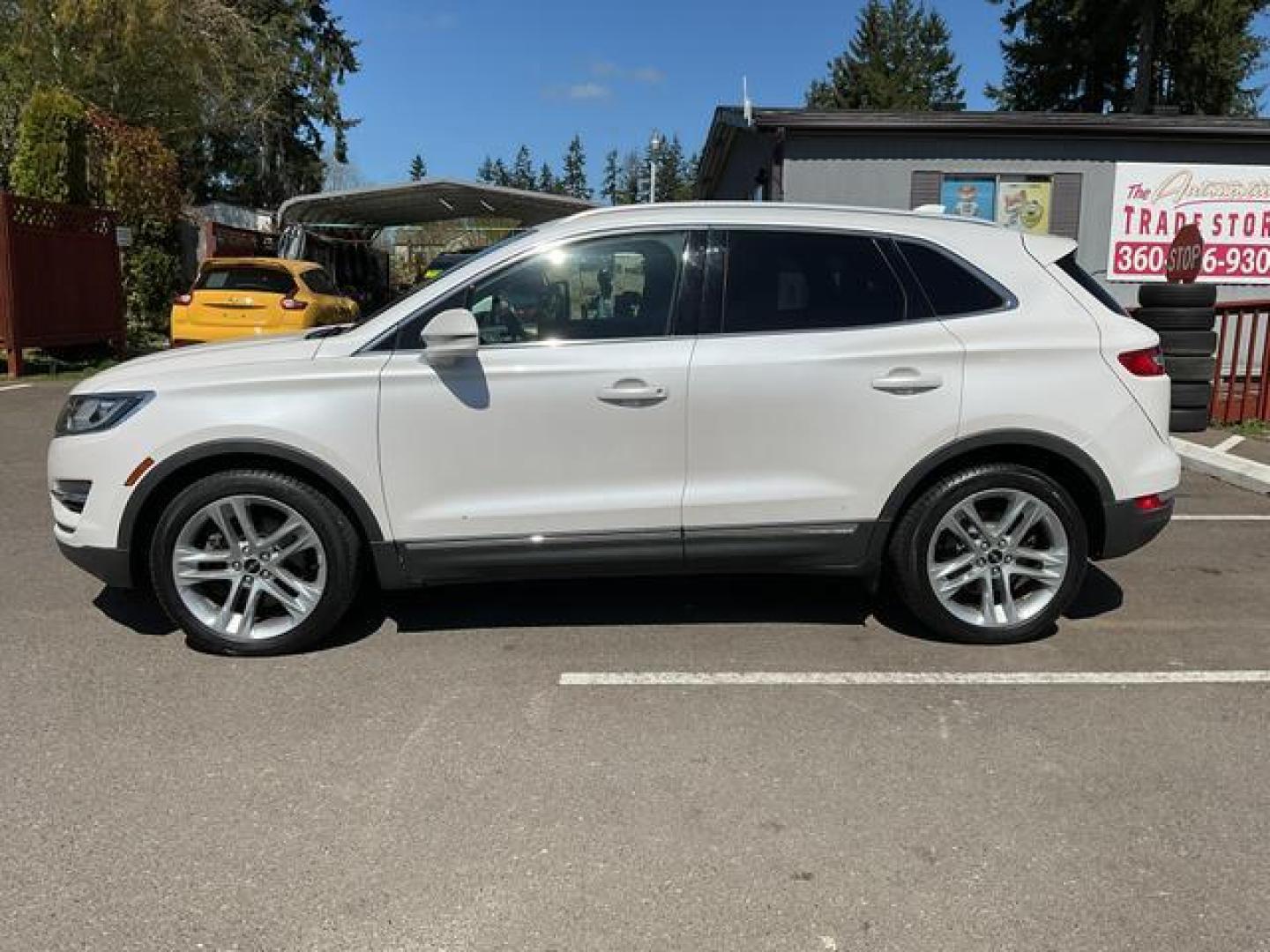 2015 White /Brown Lincoln MKC Sport Utility 4D (5LMTJ2AH7FU) , Auto, 6-Spd SelShft transmission, located at 18001 Kellogg Rd, Saucier, MS, 39574, (228) 832-1441, 39.421459, -76.641457 - Photo#1