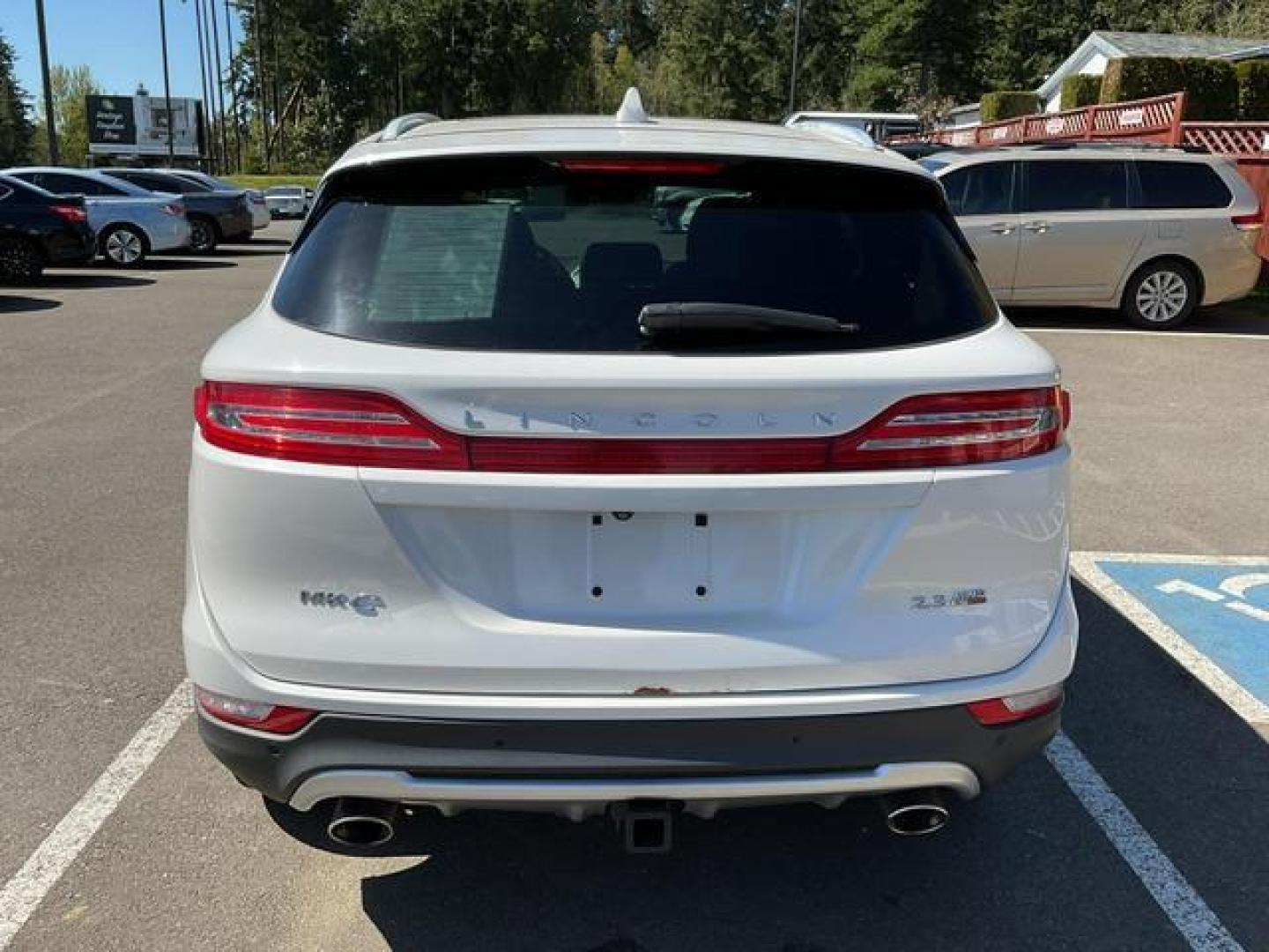 2015 White /Brown Lincoln MKC Sport Utility 4D (5LMTJ2AH7FU) , Auto, 6-Spd SelShft transmission, located at 18001 Kellogg Rd, Saucier, MS, 39574, (228) 832-1441, 39.421459, -76.641457 - Photo#3