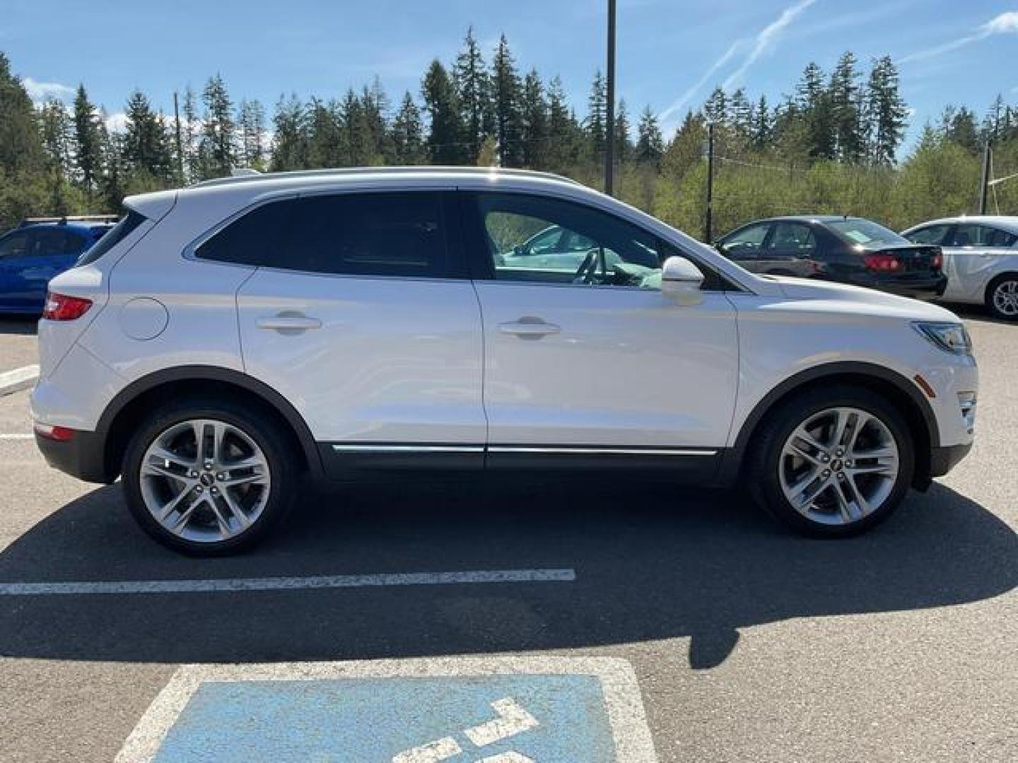 2015 White /Brown Lincoln MKC Sport Utility 4D (5LMTJ2AH7FU) , Auto, 6-Spd SelShft transmission, located at 18001 Kellogg Rd, Saucier, MS, 39574, (228) 832-1441, 39.421459, -76.641457 - Photo#5