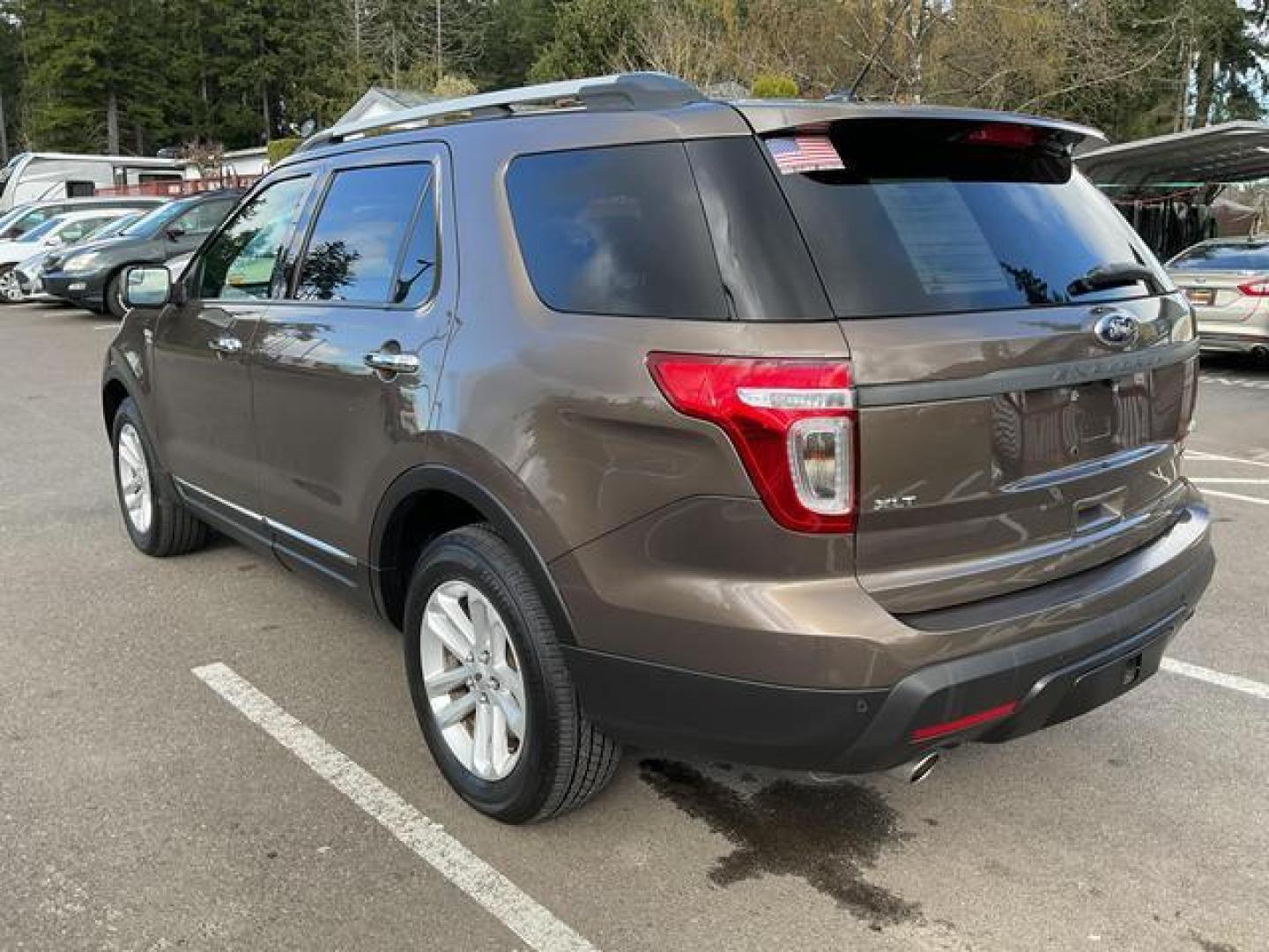 2015 Brown /Black Ford Explorer XLT Sport Utility 4D (1FM5K8D8XFG) , Auto, 6-Spd SelectShift transmission, located at 18001 Kellogg Rd, Saucier, MS, 39574, (228) 832-1441, 39.421459, -76.641457 - Photo#2