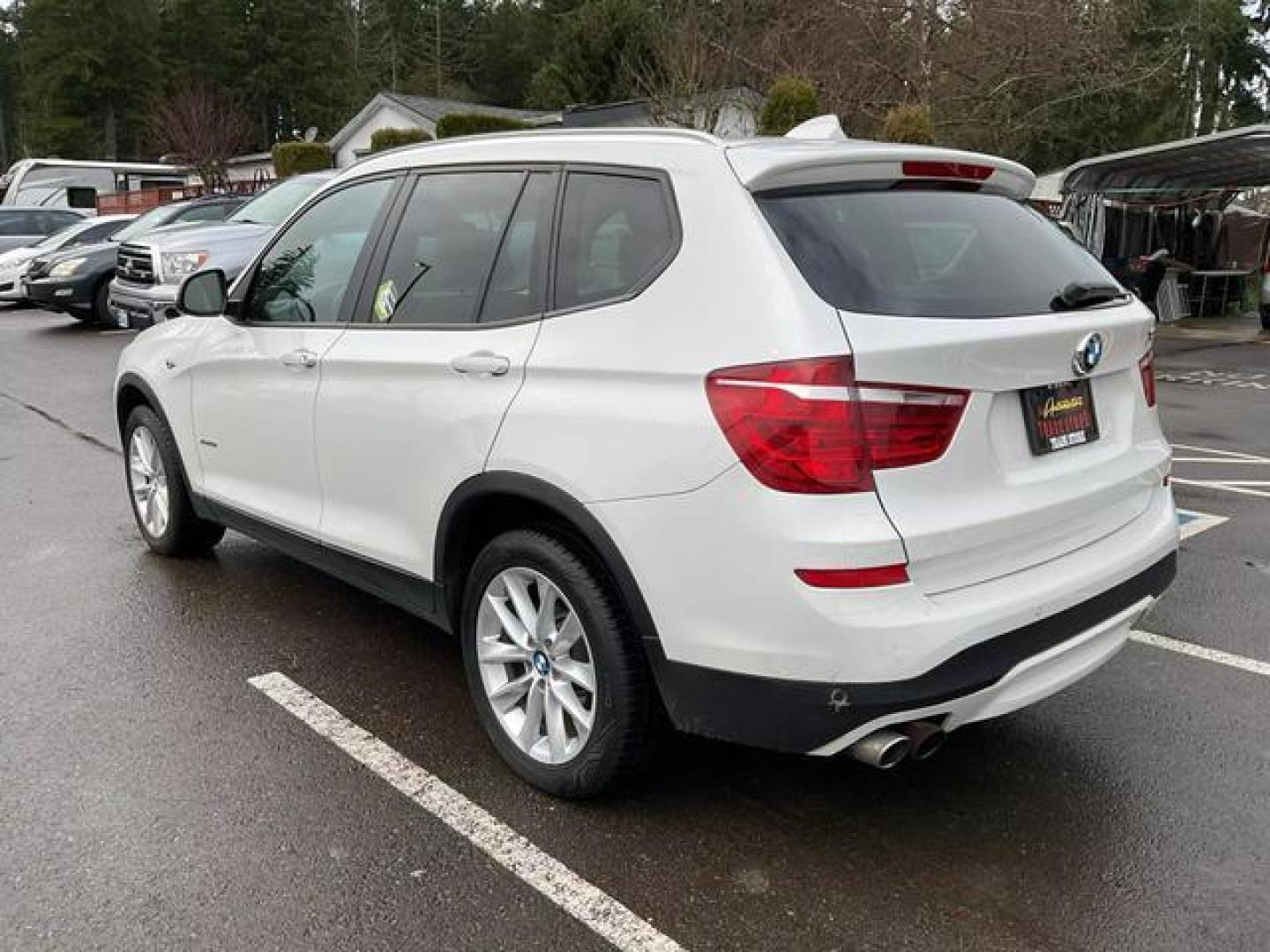 2016 White /Beige BMW X3 xDrive28i Sport Utility 4D (5UXWX9C58G0) , Auto, 8-Spd Stptrnc Spt transmission, located at 18001 Kellogg Rd, Saucier, MS, 39574, (228) 832-1441, 39.421459, -76.641457 - Photo#2