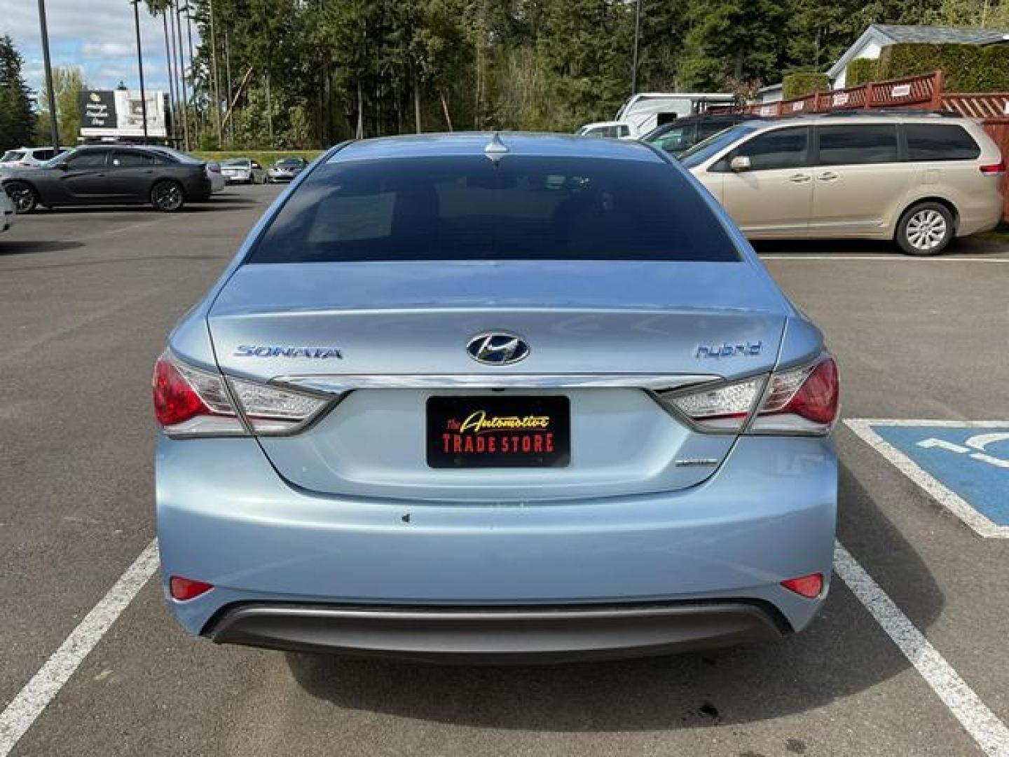 2015 Blue /Gray Hyundai Sonata Hybrid Limited Sedan 4D (KMHEC4A4XFA) , Auto, 6-Spd w/Shiftronic and Drive Mode Select transmission, located at 18001 Kellogg Rd, Saucier, MS, 39574, (228) 832-1441, 39.421459, -76.641457 - Photo#3