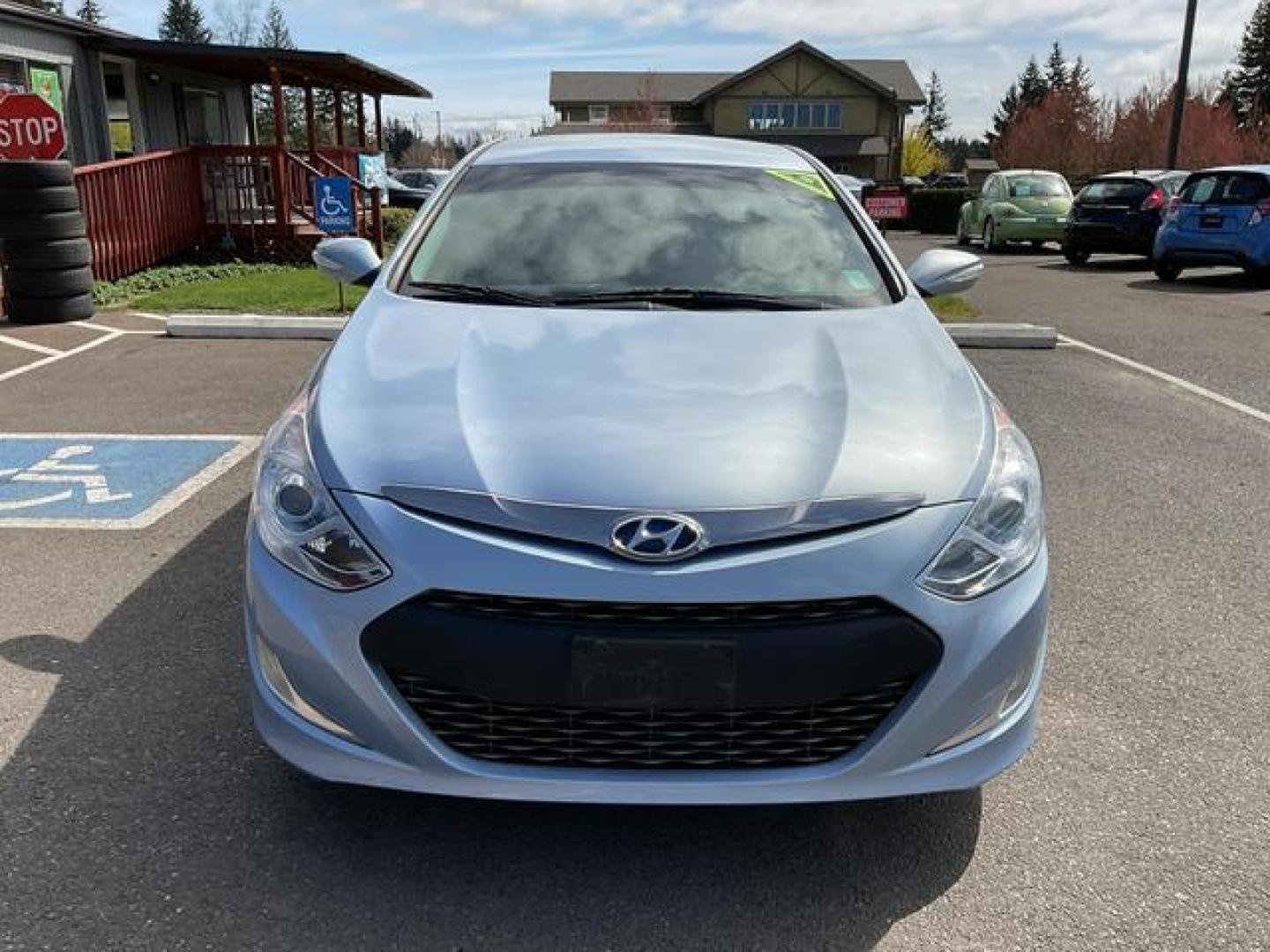 2015 Blue /Gray Hyundai Sonata Hybrid Limited Sedan 4D (KMHEC4A4XFA) , Auto, 6-Spd w/Shiftronic and Drive Mode Select transmission, located at 18001 Kellogg Rd, Saucier, MS, 39574, (228) 832-1441, 39.421459, -76.641457 - Photo#7