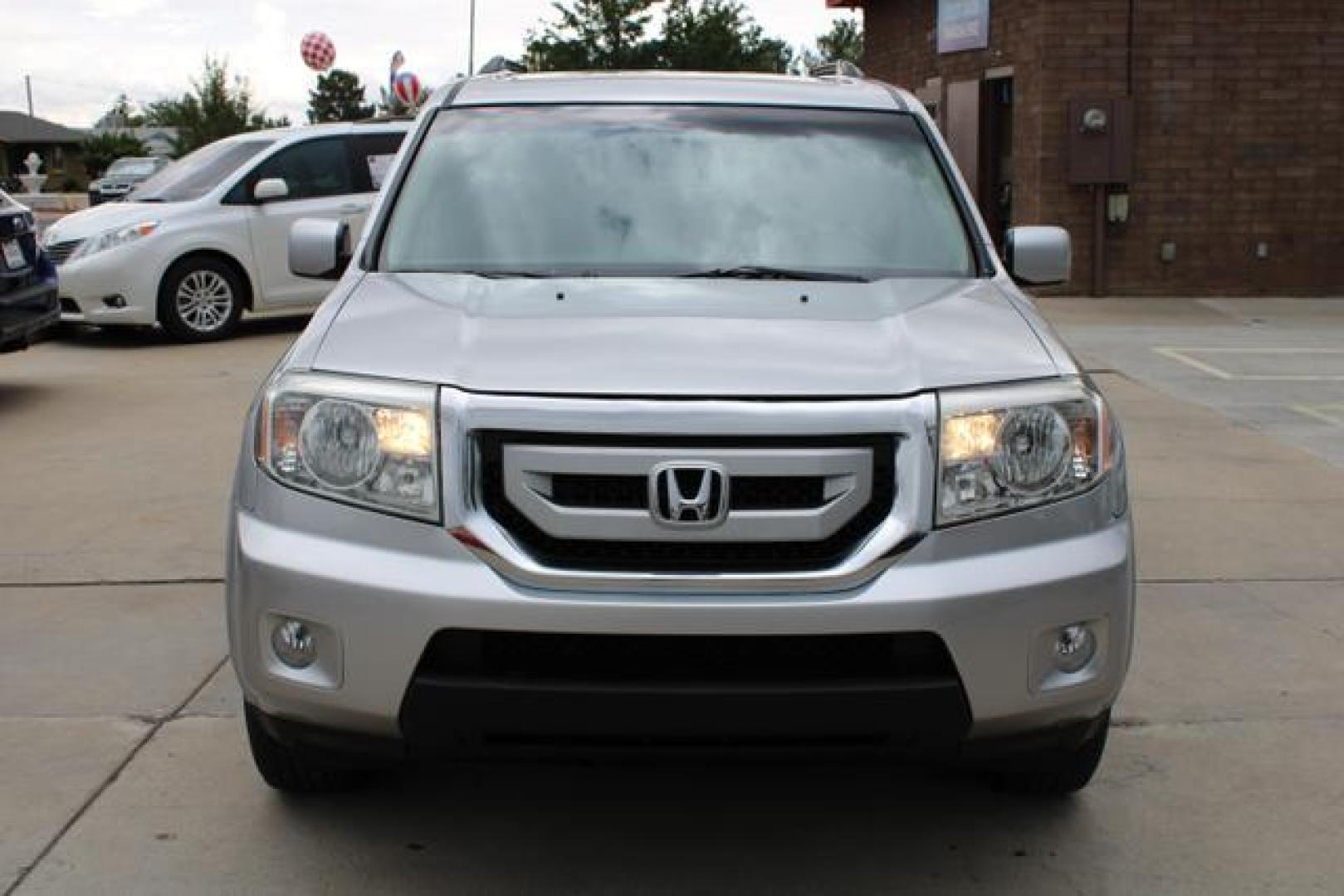 2010 Silver /Black Honda Pilot EX-L Sport Utility 4D (5FNYF3H55AB) , Automatic, 5-Spd w/Overdrive transmission, located at 18001 Kellogg Rd, Saucier, MS, 39574, (228) 832-1441, 39.421459, -76.641457 - Photo#17