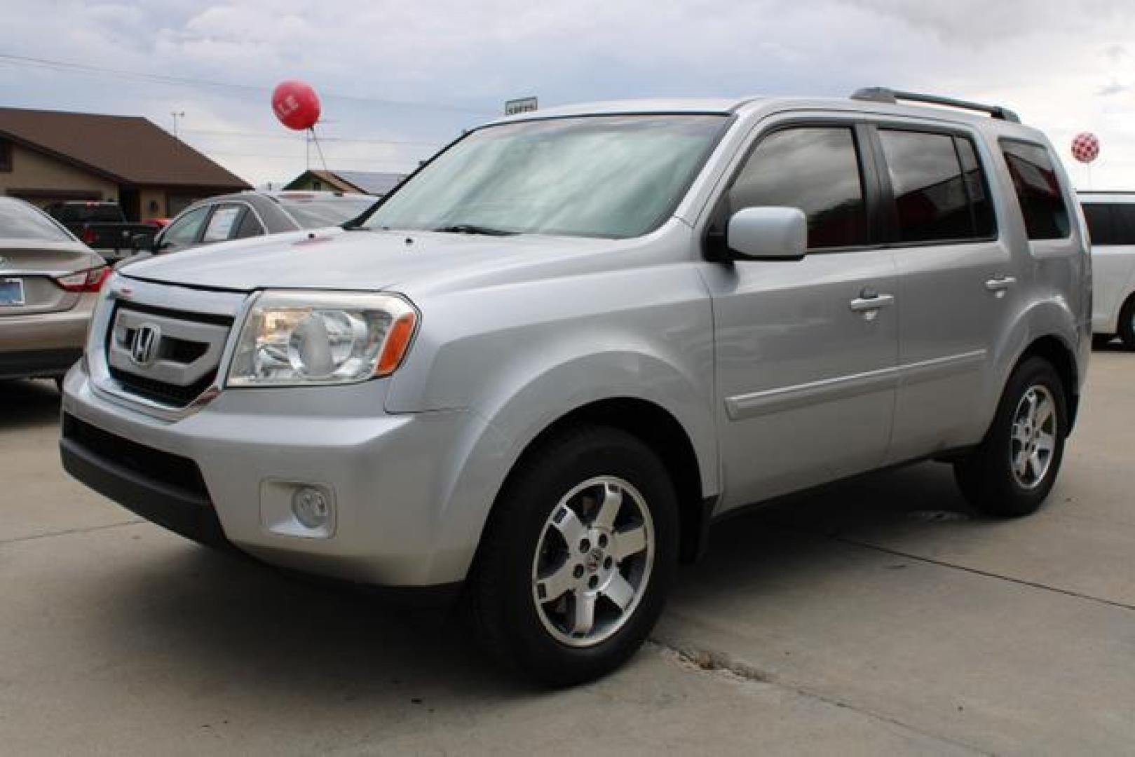 2010 Silver /Black Honda Pilot EX-L Sport Utility 4D (5FNYF3H55AB) , Automatic, 5-Spd w/Overdrive transmission, located at 18001 Kellogg Rd, Saucier, MS, 39574, (228) 832-1441, 39.421459, -76.641457 - Photo#3