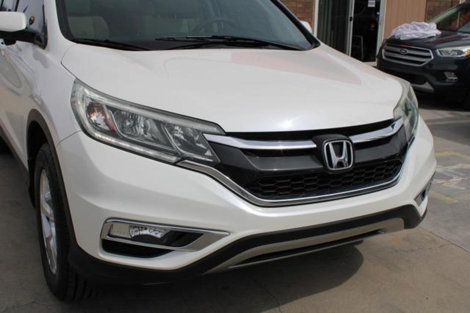 2015 White /Beige Honda CR-V EX Sport Utility 4D (5J6RM4H52FL) , Automatic, CVT transmission, located at 18001 Kellogg Rd, Saucier, MS, 39574, (228) 832-1441, 39.421459, -76.641457 - Photo#16