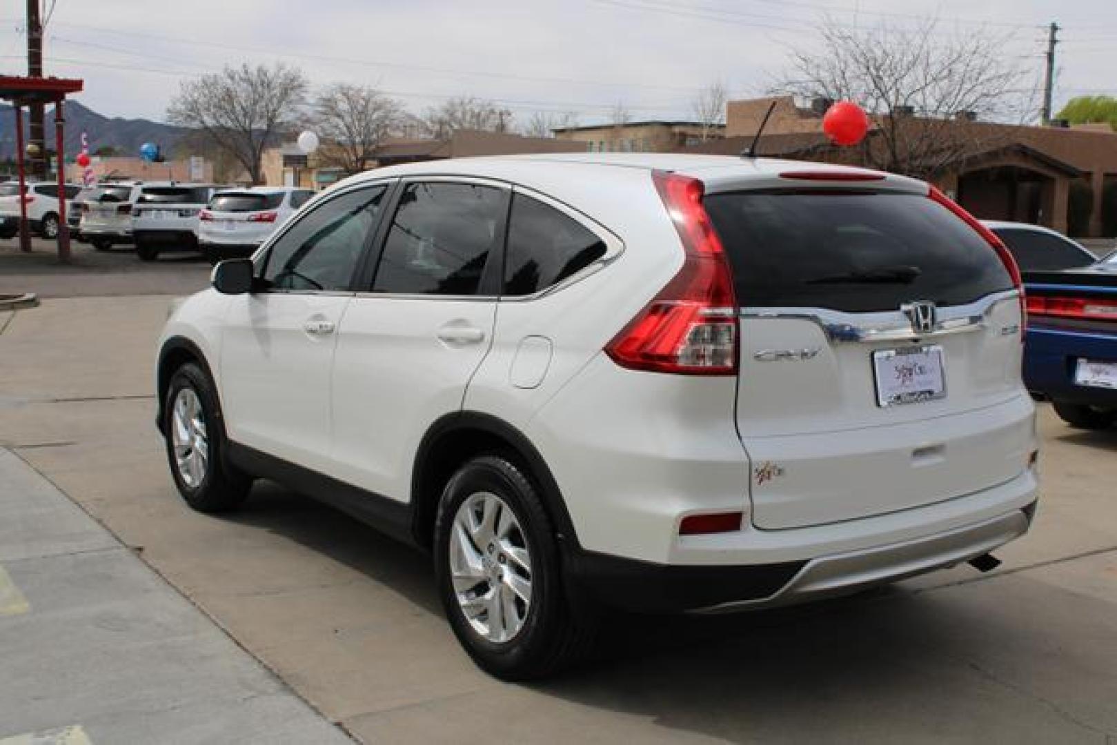 2015 White /Beige Honda CR-V EX Sport Utility 4D (5J6RM4H52FL) , Automatic, CVT transmission, located at 18001 Kellogg Rd, Saucier, MS, 39574, (228) 832-1441, 39.421459, -76.641457 - Photo#2